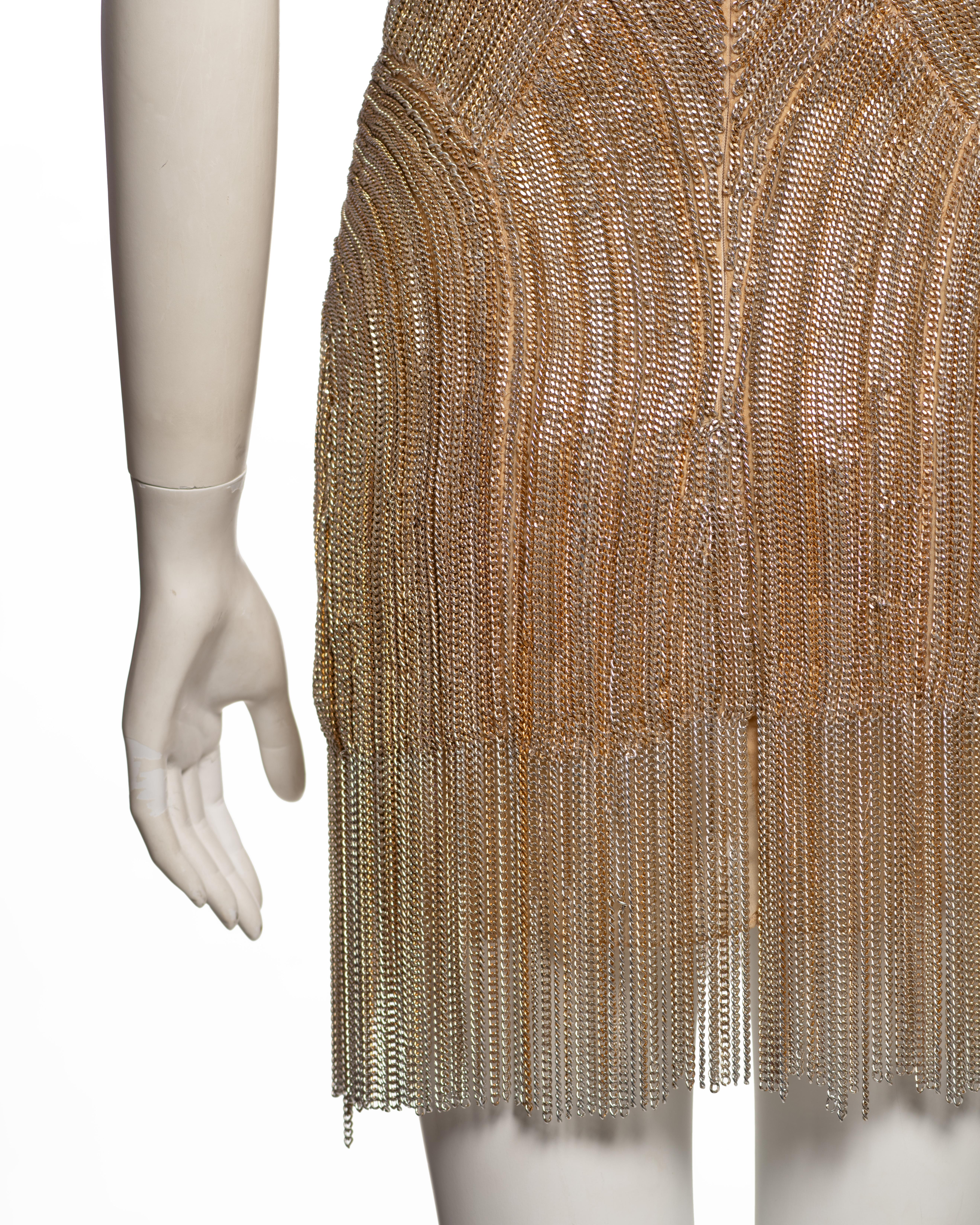 Mini abito con catena dorata di Alexander McQueen, SS 2006 in vendita 8