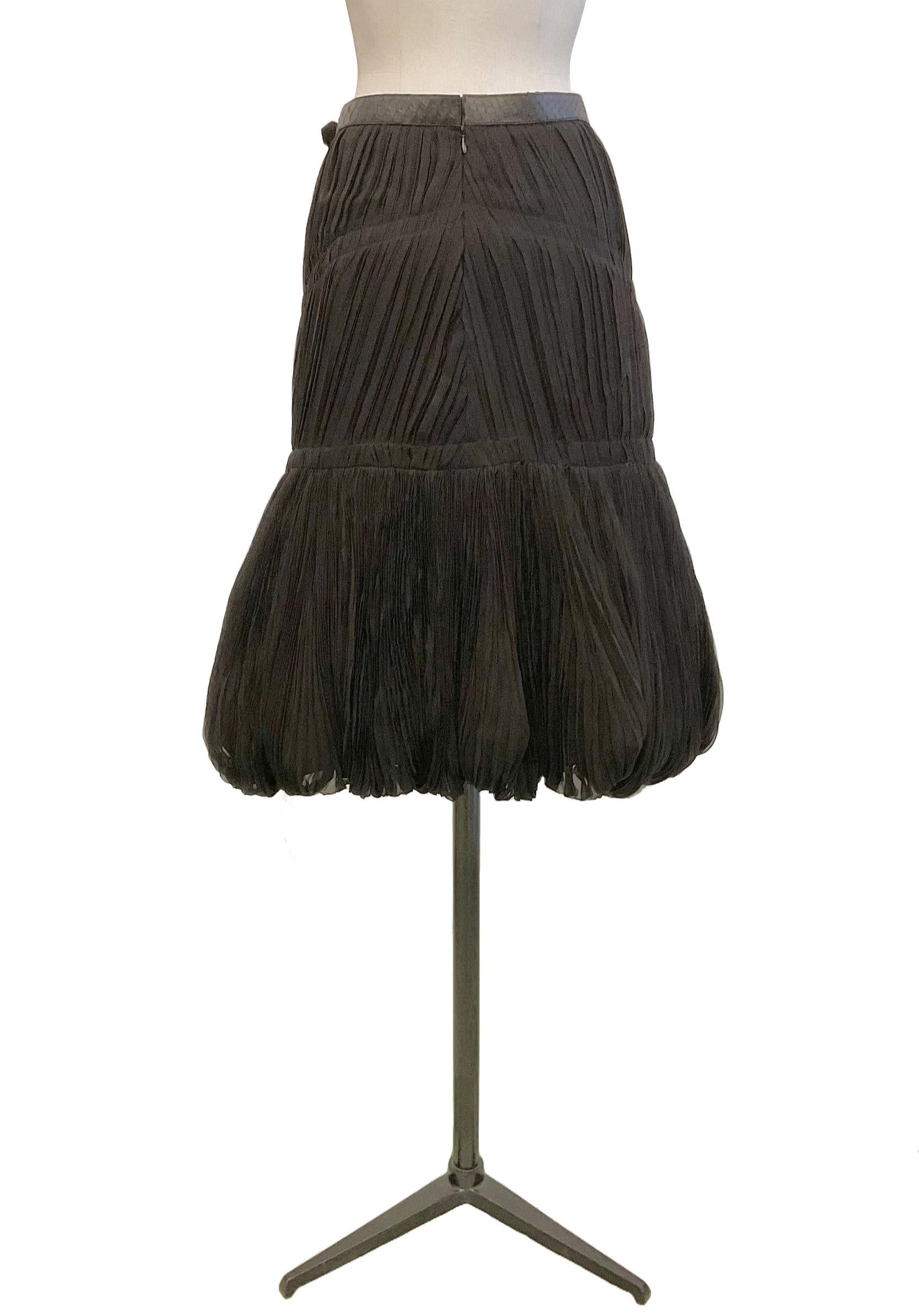 ALEXANDER McQUEEN Black silk balloon skirt with python belt In New Condition For Sale In Milano, IT