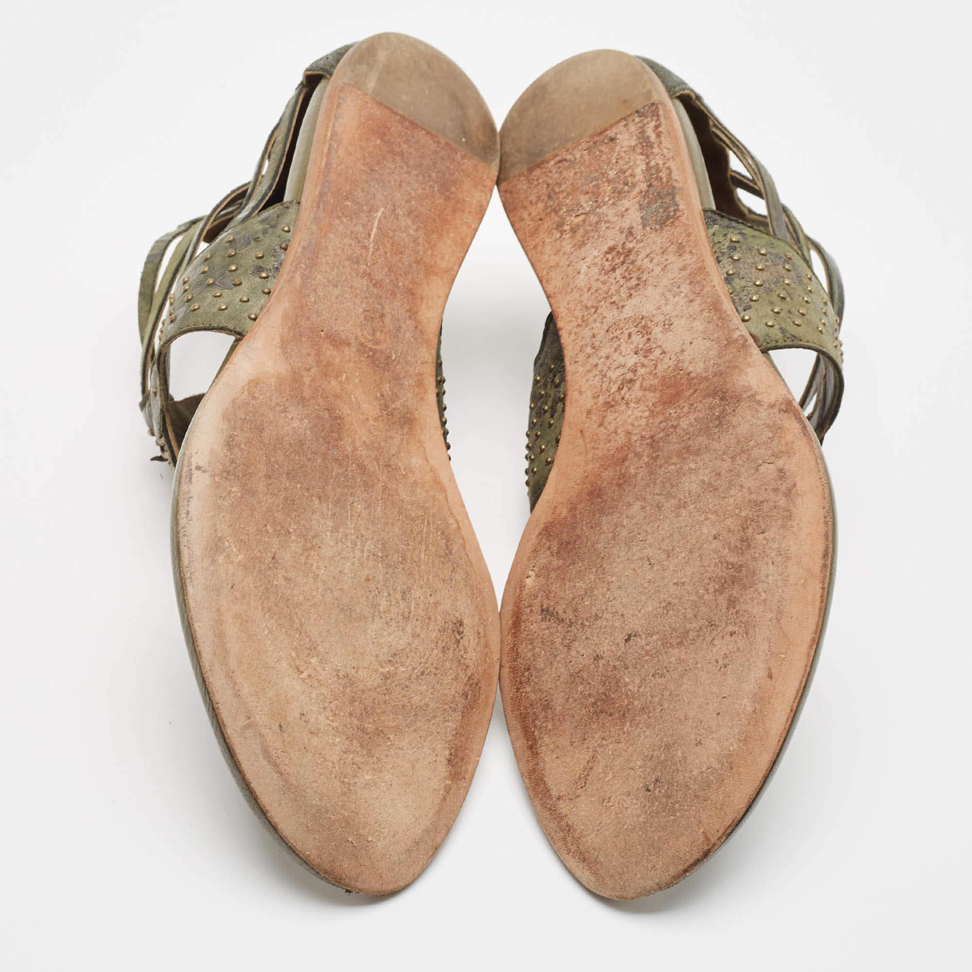 Alexander McQueen - Sandales plates en cuir vert, taille 38 en vente 1