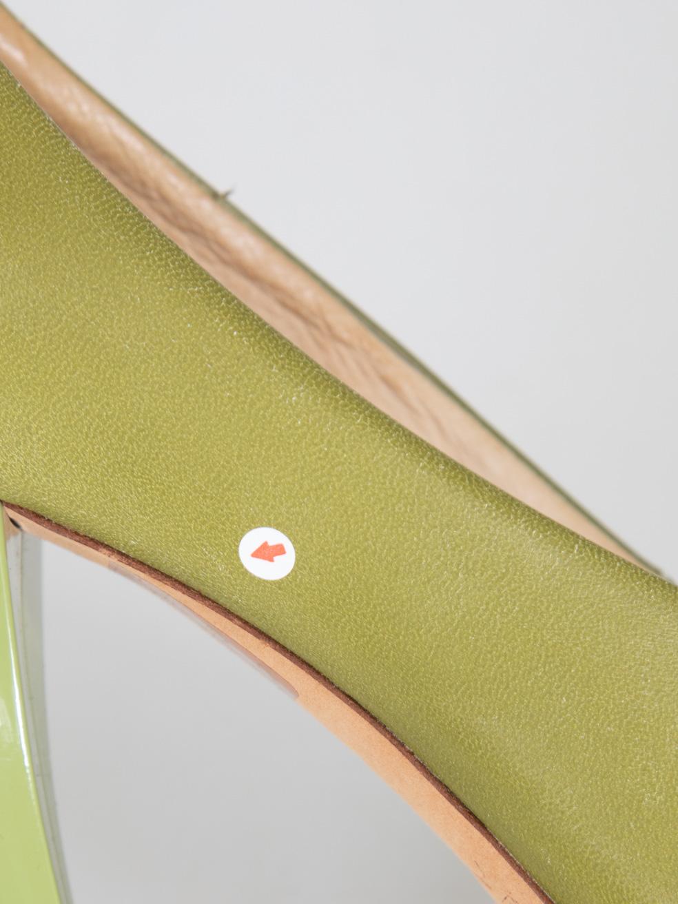 Alexander McQueen - Escarpins cloutés en cuir vert - Taille IT 39 en vente 3