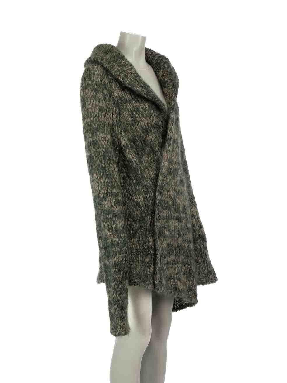 CONDITION is Very good. Hardly any visible wear to cardigan is evident on this used Alexander McQueen designer resale item.
 
Details
Green
Mohair
Cardigan
Marl knitted
Oversized collar
Front wrap accent
Front button up closure
 
Made in Italy
