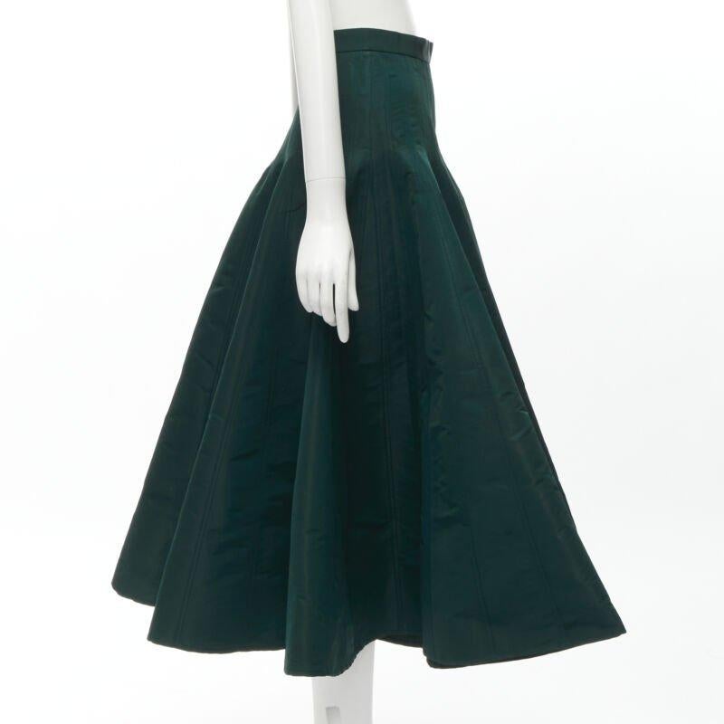 ALEXANDER MCQUEEN Jupe midi évasée à empiècements en taffetas vert avec surpiqûres IT36 XS Excellent état - En vente à Hong Kong, NT