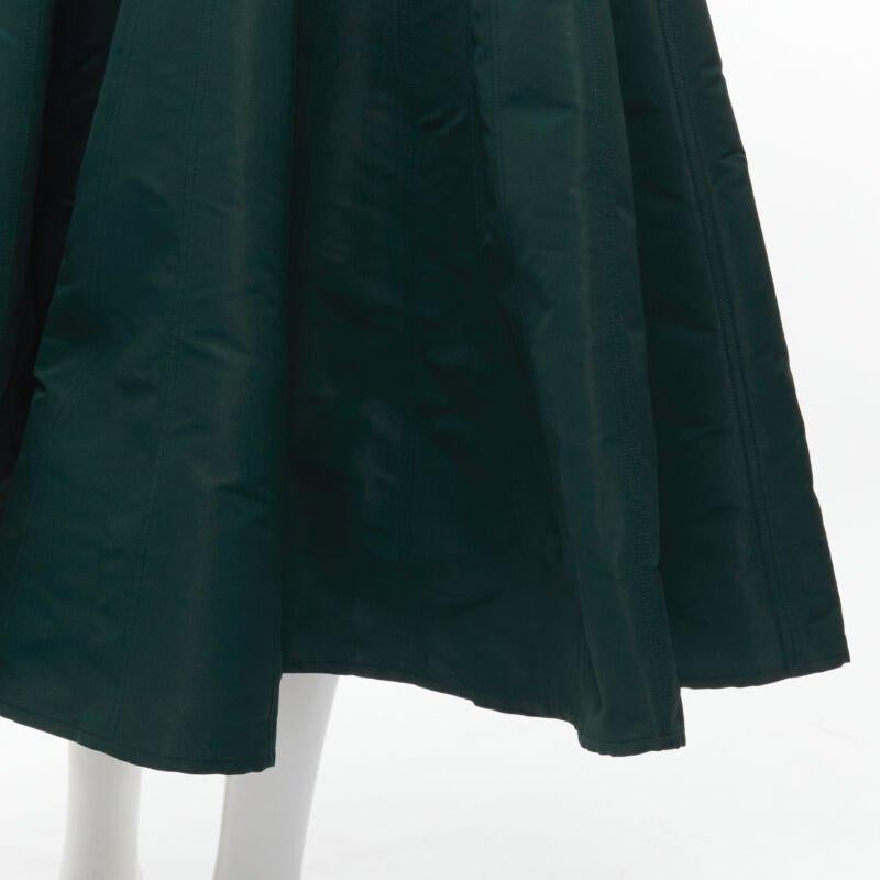 ALEXANDER MCQUEEN Jupe midi évasée à empiècements en taffetas vert avec surpiqûres IT36 XS en vente 2