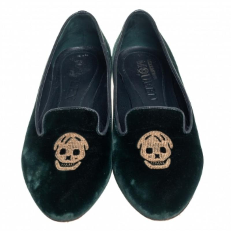 Alexander McQueen Grüne Smoking-Sessel mit Totenkopfstickerei aus Samt Größe 37 im Zustand „Gut“ im Angebot in Dubai, Al Qouz 2