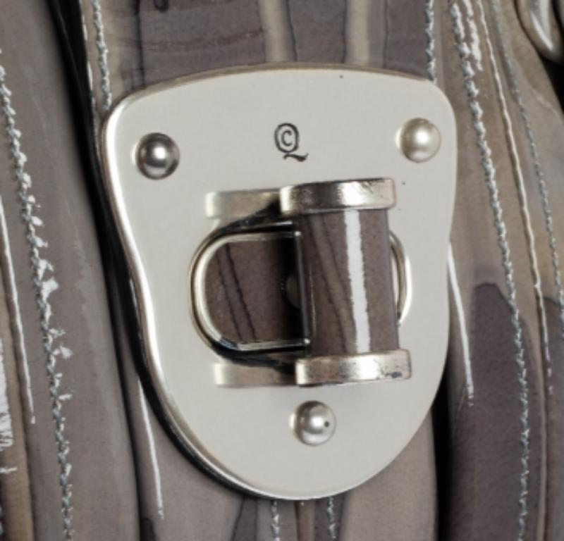 Alexander McQueen Grey Patent Leather Elvie Satchel For Sale 2