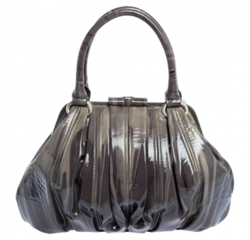 Alexander McQueen Grey Patent Leather Elvie Satchel For Sale 3
