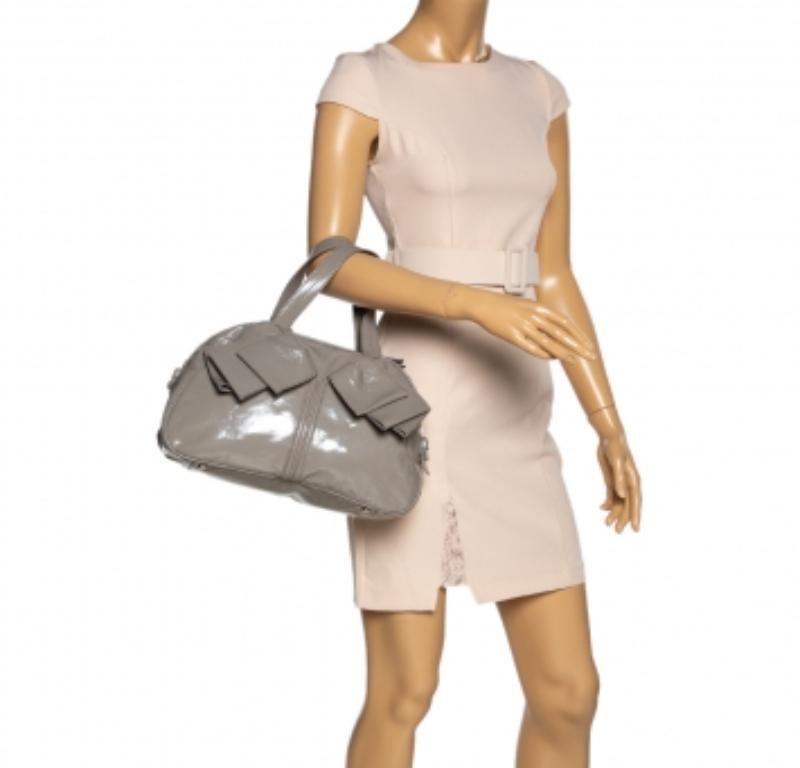 Alexander McQueen Grey Patent Leather Elvie Satchel For Sale 4