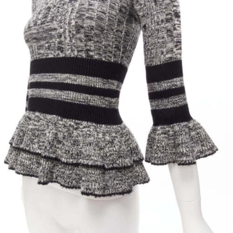 ALEXANDER MCQUEEN Pullover-Pullover aus grauer Wolle und Seide in Grau mit peplum-Muster, S
Referenz: TGAS/D01058
Marke: Alexander McQueen
MATERIAL: Wolle, Seide, Gemisch
Farbe: Grau, Schwarz
Muster: Gestreift
Verschluss: