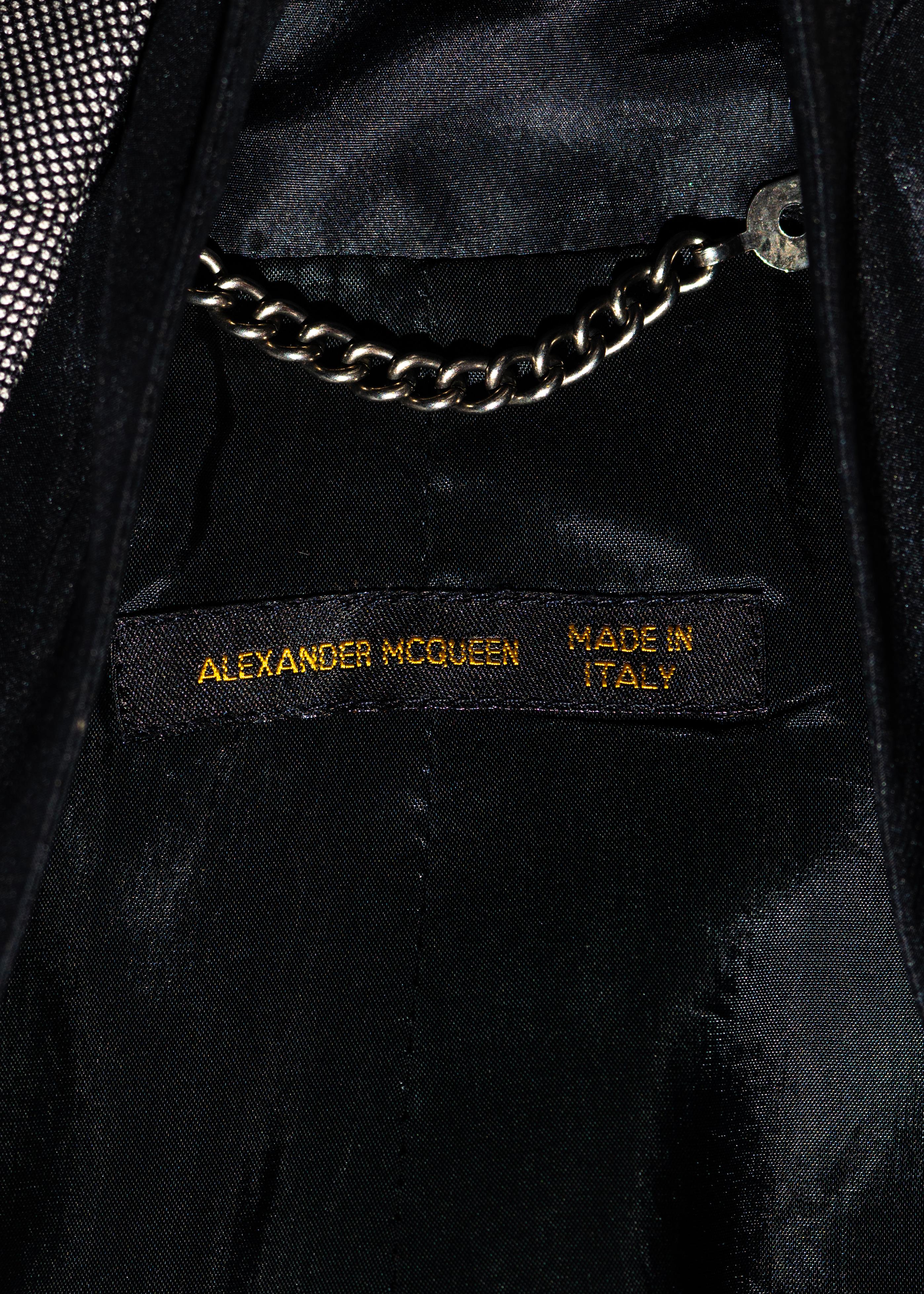 Tailleur pantalon structuré en laine grise Alexander McQueen, A/H 2000 en vente 6