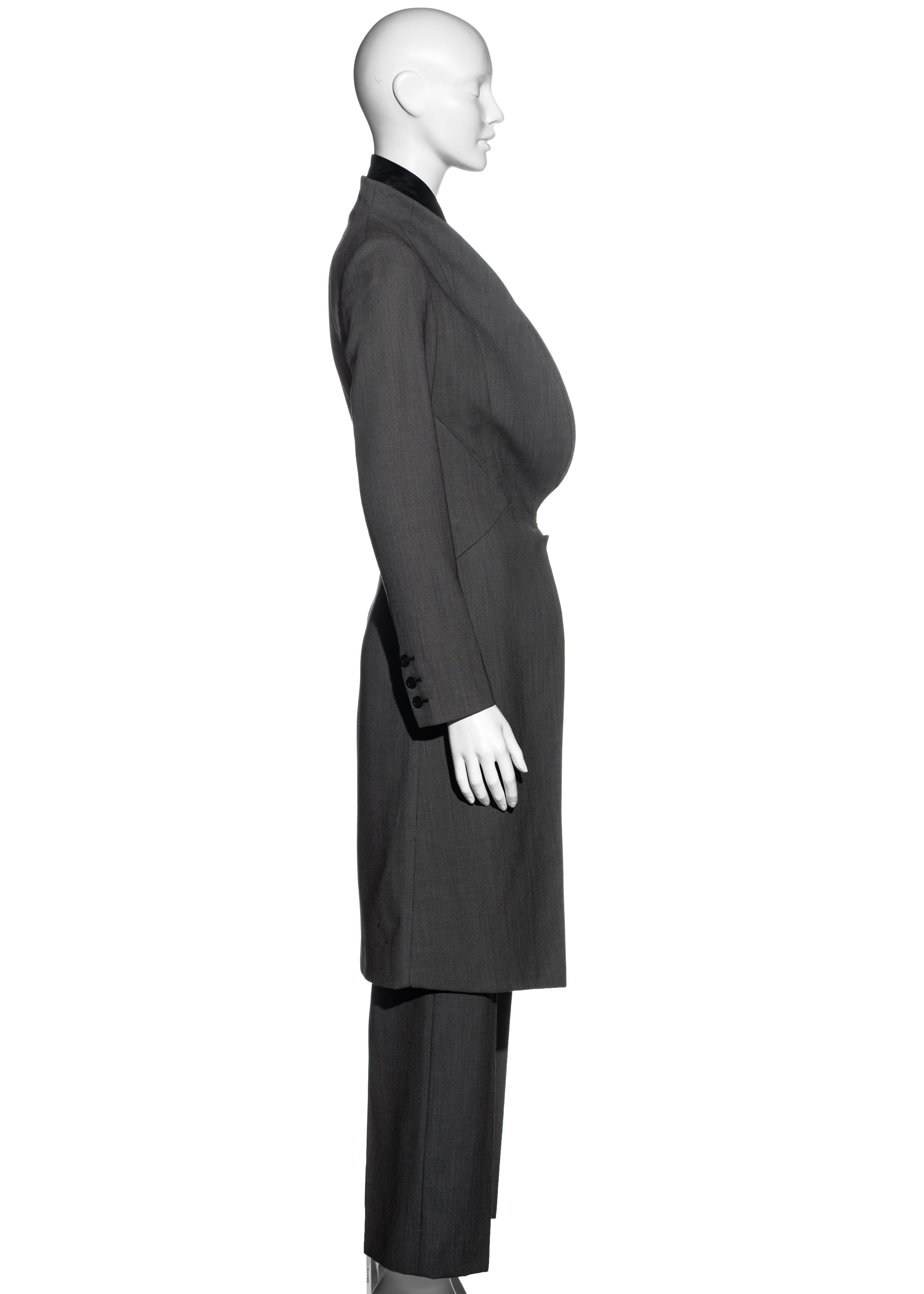 Women's Alexander McQueen grey wool structured pant suit, fw 2000 For Sale