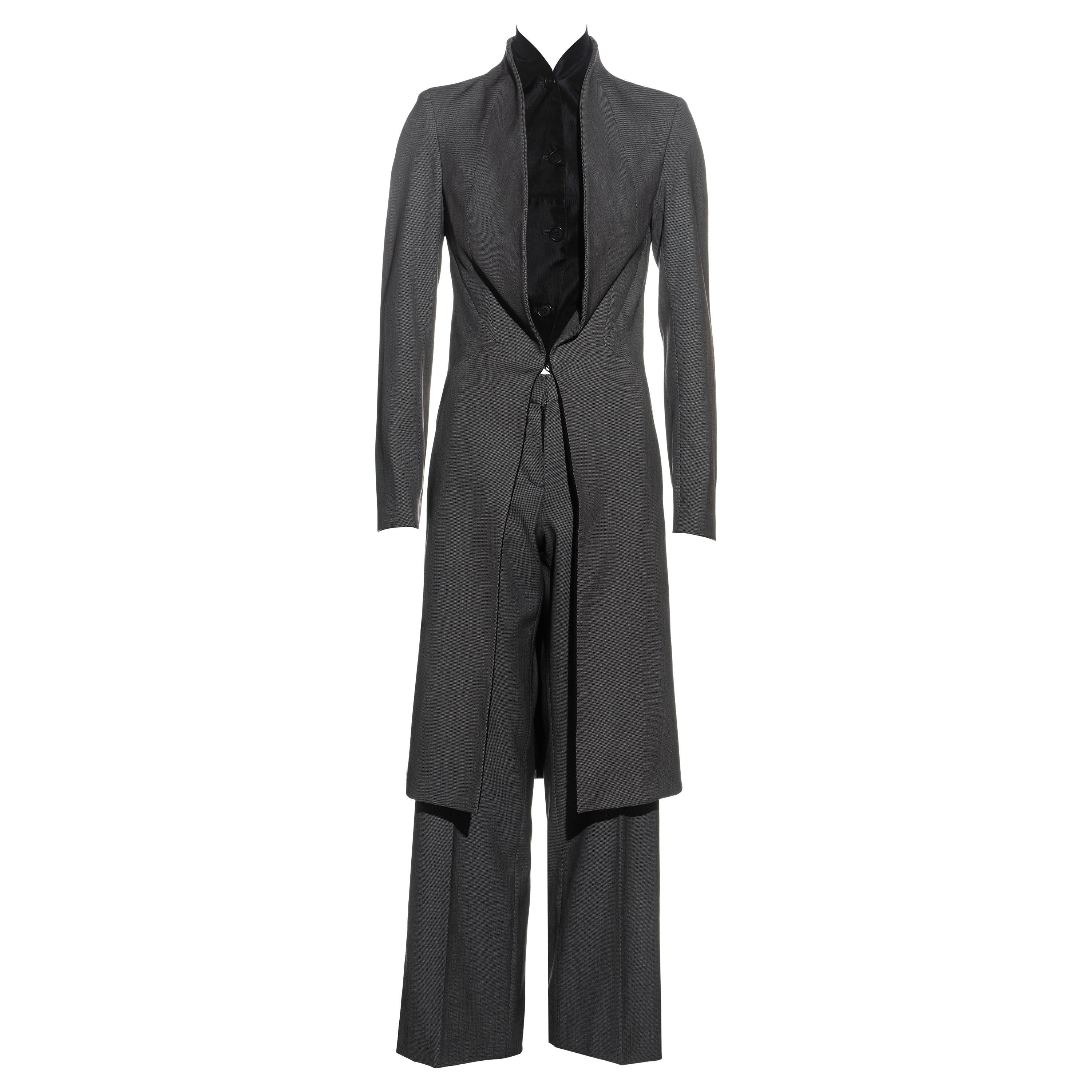 Tailleur pantalon structuré en laine grise Alexander McQueen, A/H 2000 en vente