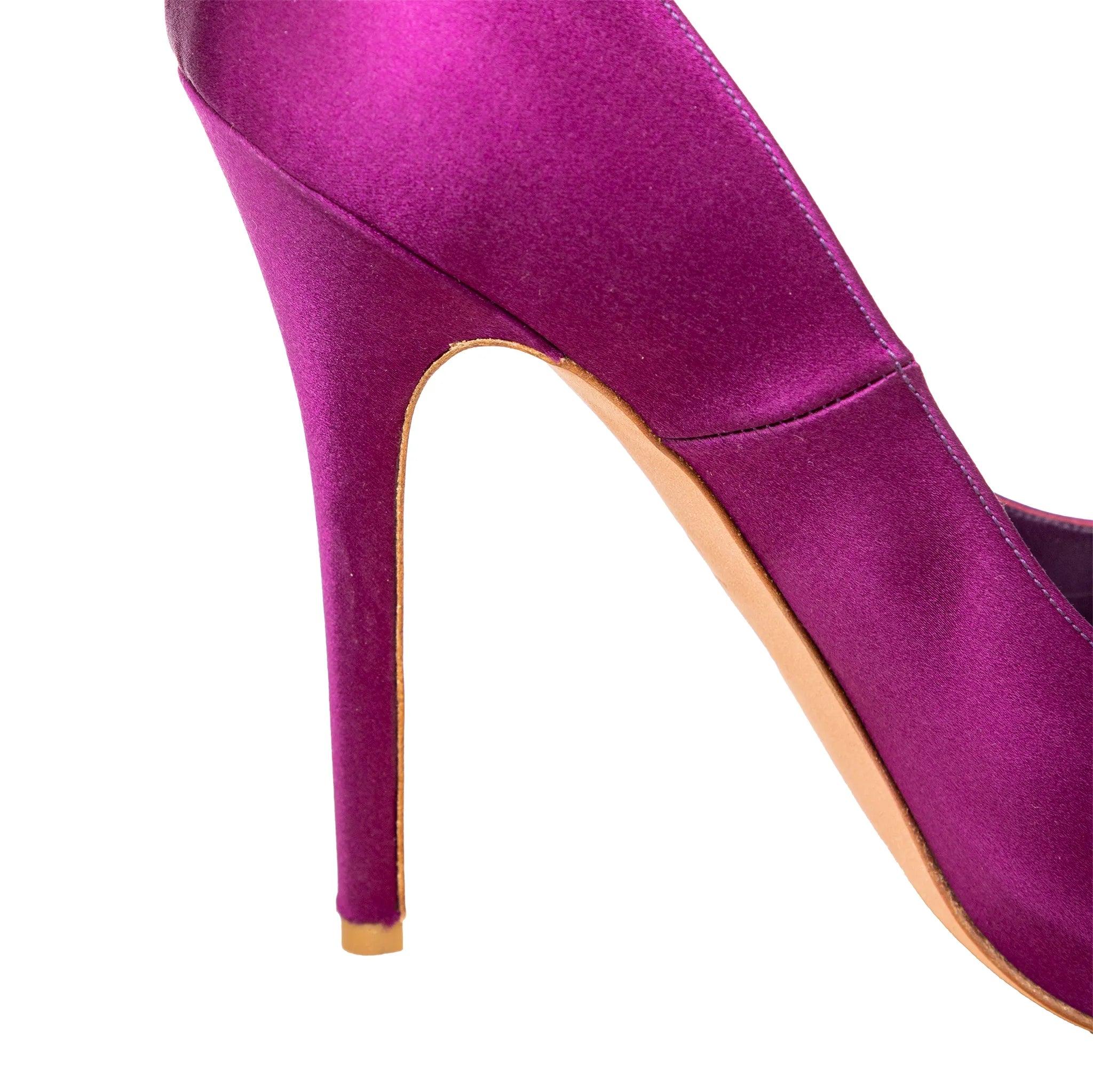 Zapatos de tacón Alexander McQueen Heart Peep-toe - Años 10 en Excelente estado para la venta en Milano, IT