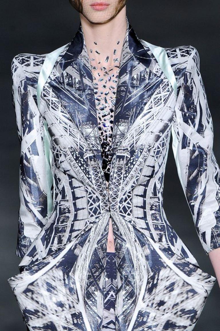 Alexander McQueen iconic leggings S/S 2009 Natural Dis-tinction Eiffel tower For Sale 3