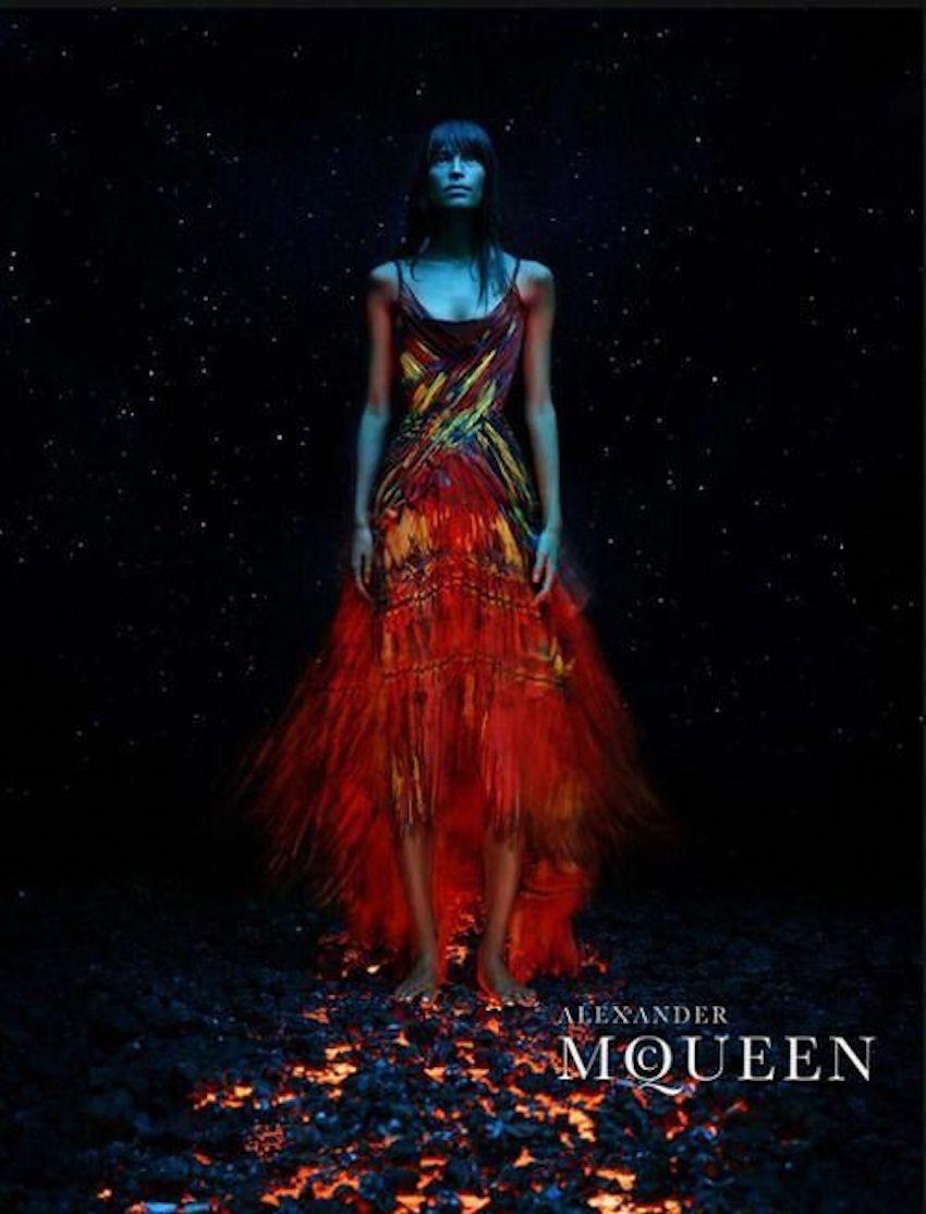 Rouge Alexander McQueen - Robe en mousseline Irère, printemps/été 2003 en vente