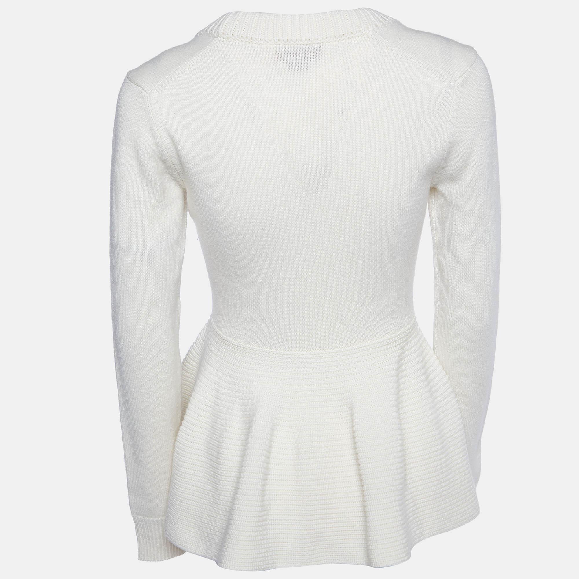 On days you desire to put little or no effort into your outfits, a stylish jumper like this comes in handy. It is cut from quality fabrics and showcases a classic style. Pair it with jeans and sneakers.

Includes: Price Tag