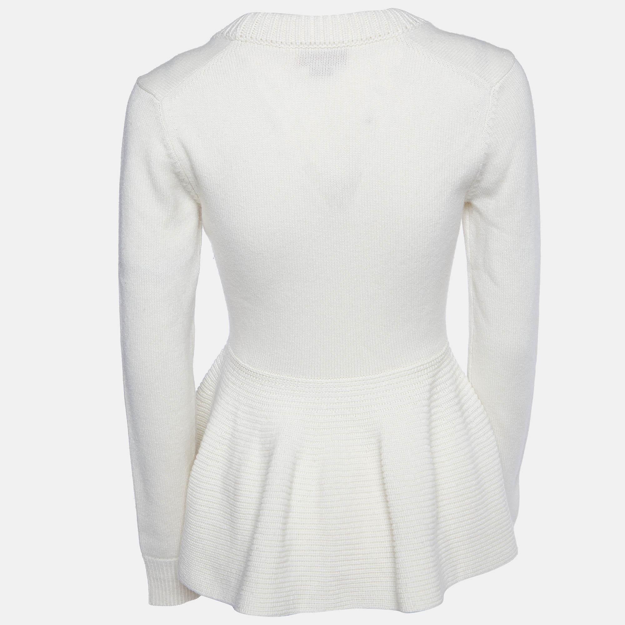 On days you desire to put little or no effort into your outfits, a stylish jumper like this comes in handy. It is cut from quality fabrics and showcases a classic style. Pair it with jeans and sneakers.

