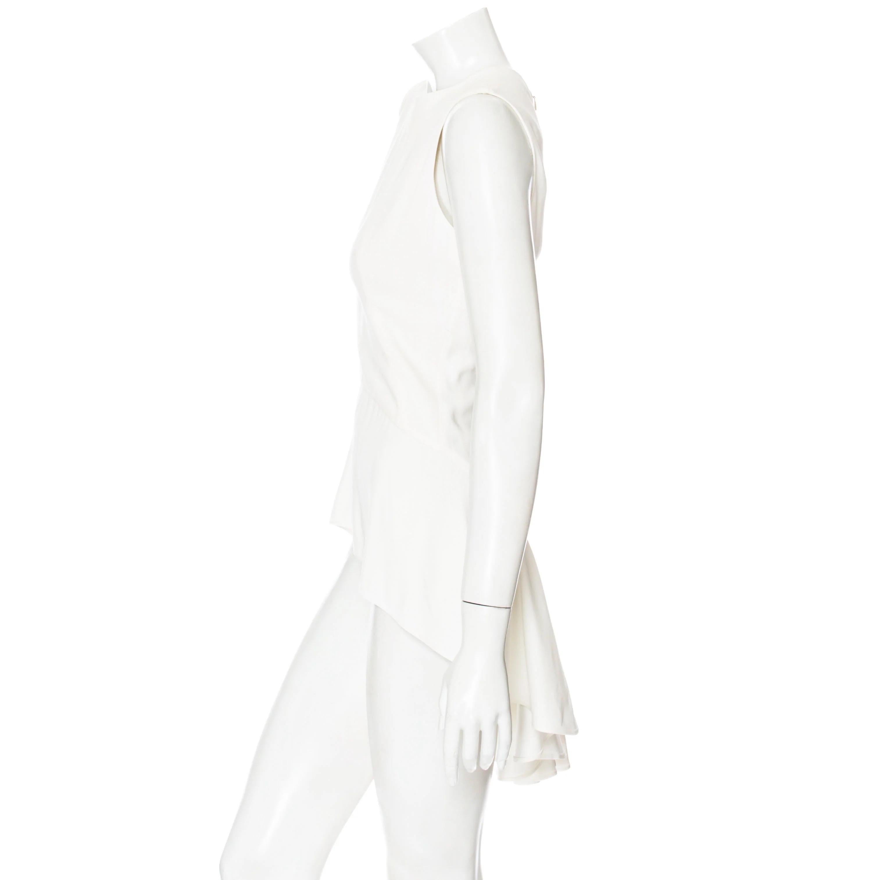 Alexander McQueen Elfenbeinfarbenes ärmelloses gerafftes Top aus Viskosemischung mit Schößchen 2010 (Grau) im Angebot