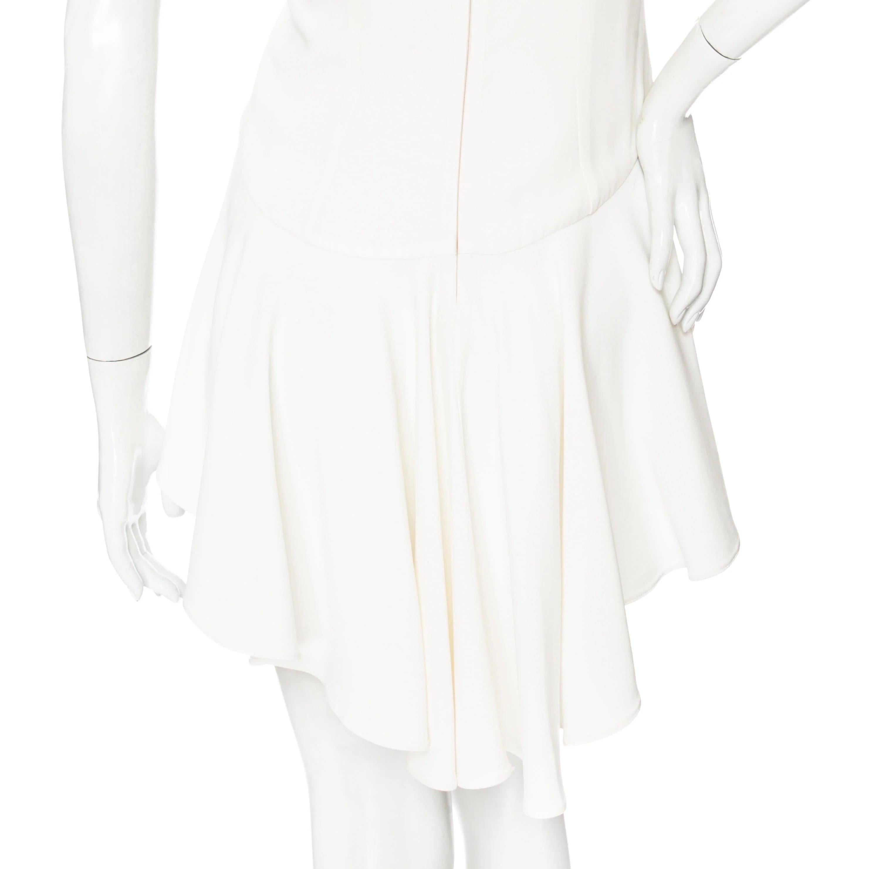 Alexander McQueen Elfenbeinfarbenes ärmelloses gerafftes Top aus Viskosemischung mit Schößchen 2010 im Angebot 1