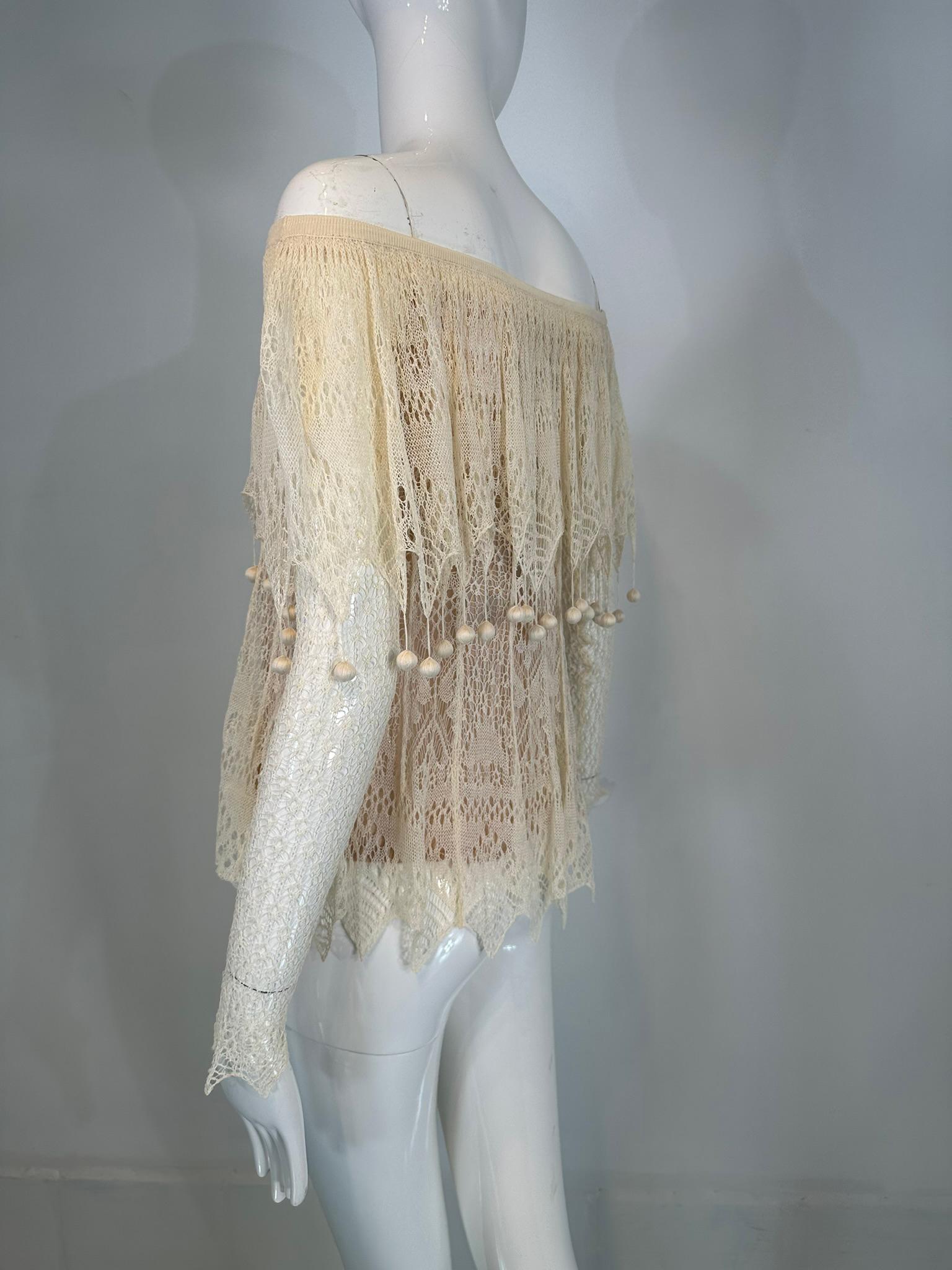 Alexander McQueen Avorio Maglia di seta in pizzo Off The Shoulder Ball Drape Neck Top NWT in vendita 2