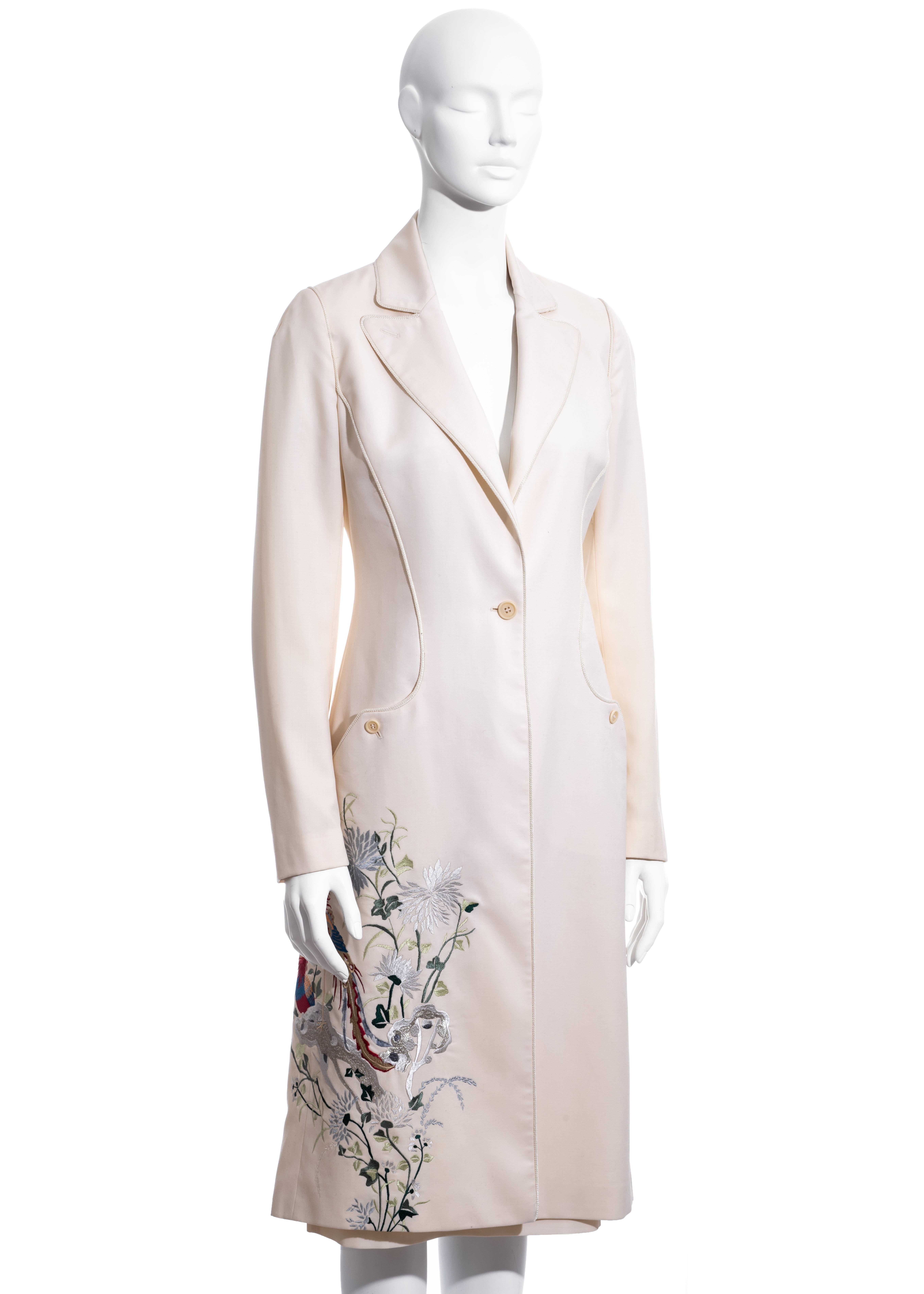 ▪ Alexander McQueen ivory wool skirt suit
▪ Long blazer jacket 
▪ Multicoloured embroidery 
▪ Ribbon piping 
▪ Two front pockets
▪ Matching pencil skirt
▪ IT 42 - FR 38 - UK 10 - US 6
▪ c. 1997-1999
