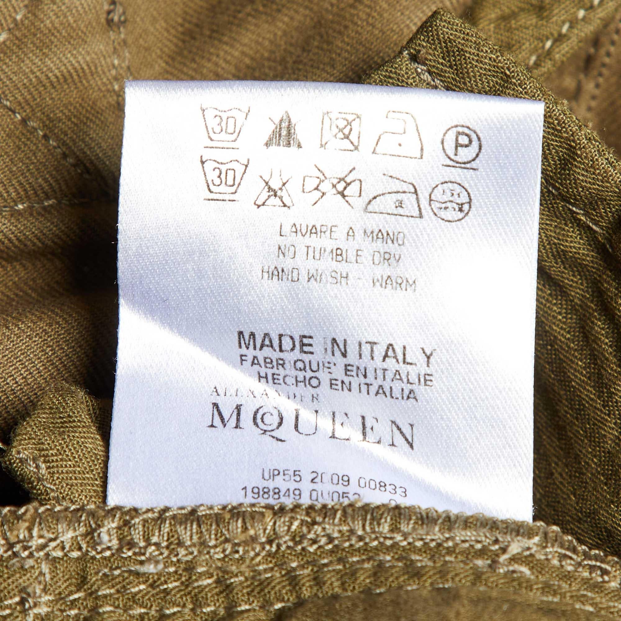 Alexander McQueen - Pantalon à boutons vert kaki S Pour femmes en vente