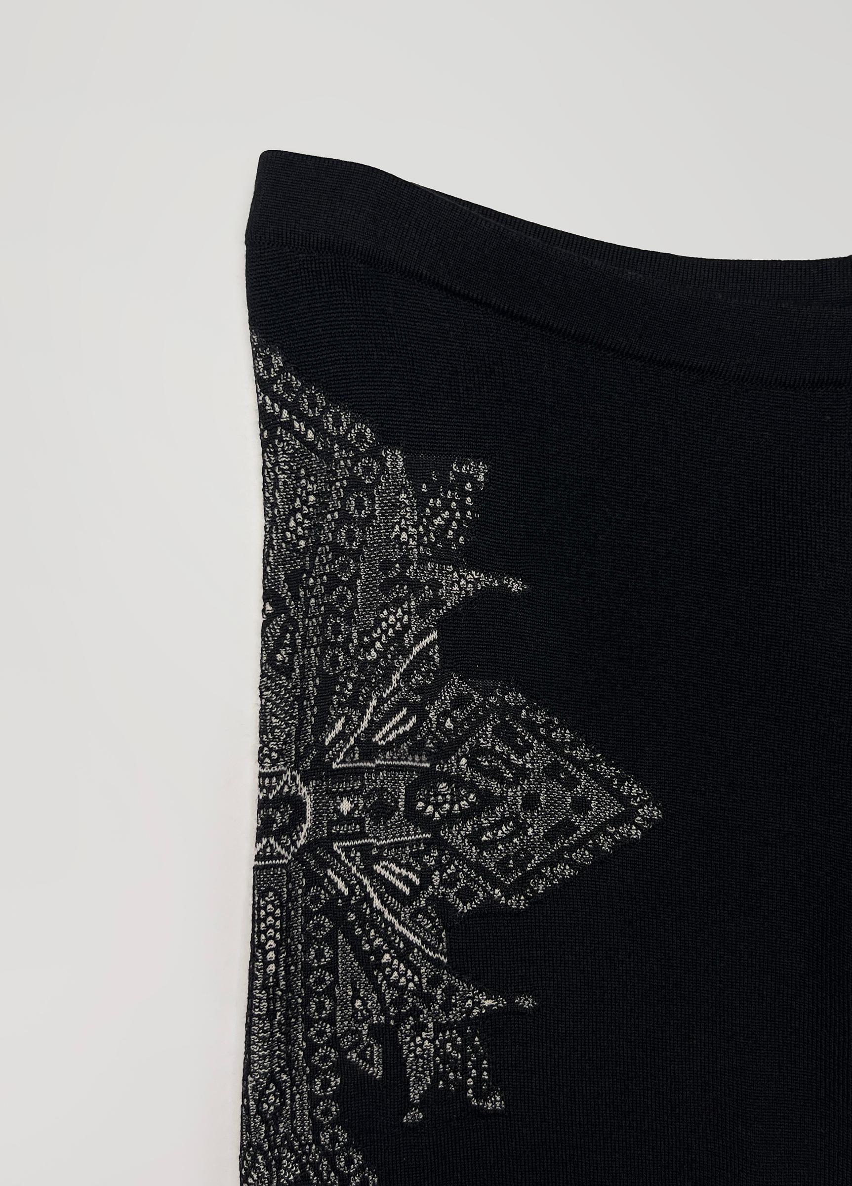 Alexander McQueen knit cross leggings For Sale 5
