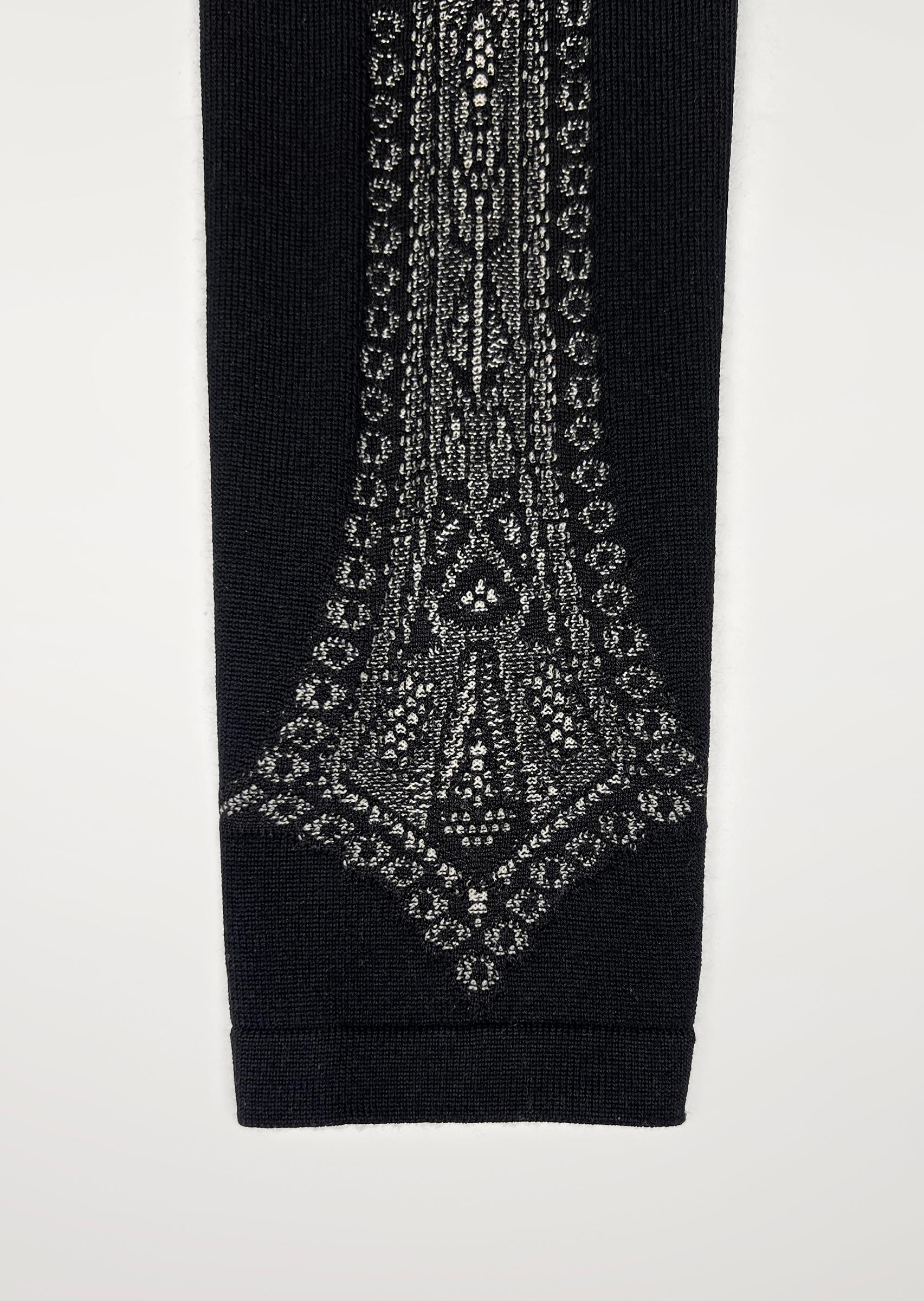 Alexander McQueen knit cross leggings For Sale 7