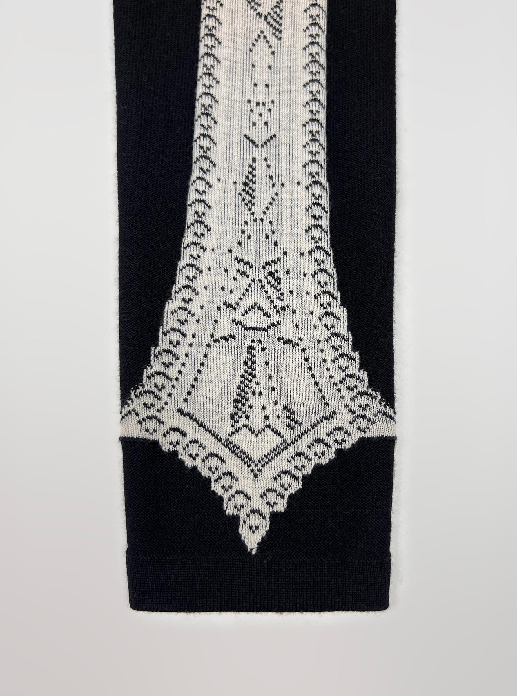 Alexander McQueen knit cross leggings For Sale 8