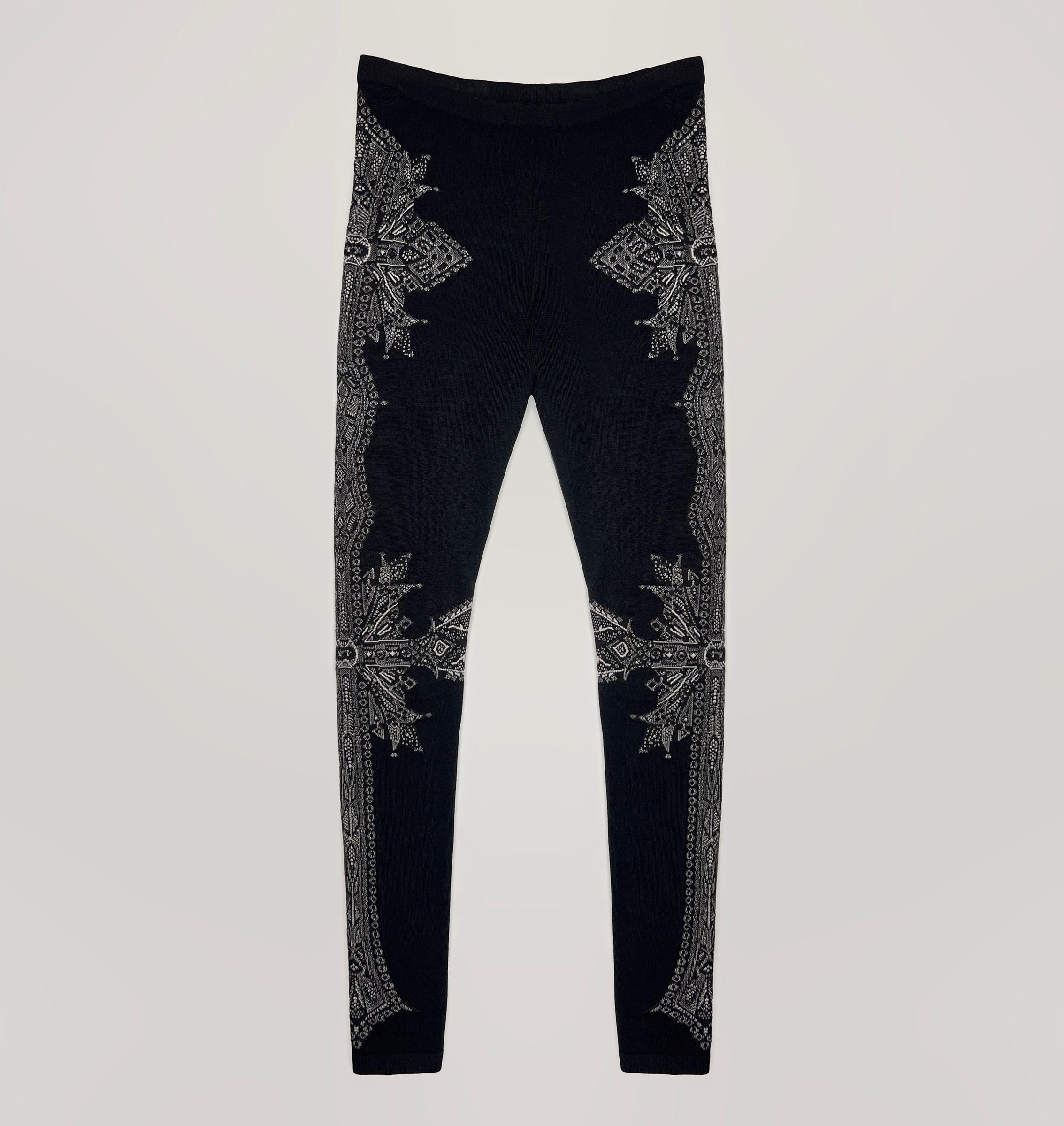 Alexander McQueen
knit cross leggings

 

size M
made in Italy
color: black/white
condition: gently used
composition: 87% wool + 13% silk

 

Measurements:
waist ~ 36 cm (elastic, up to ~ 46 cm)
outseam ~ 104 cm
inseam ~ 79 cm
hem ~ 10 cm
front rise