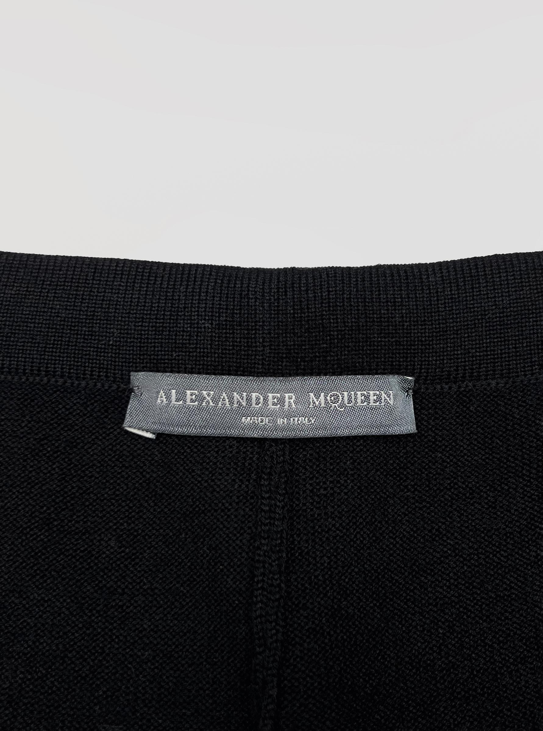Alexander McQueen knit cross leggings For Sale 1