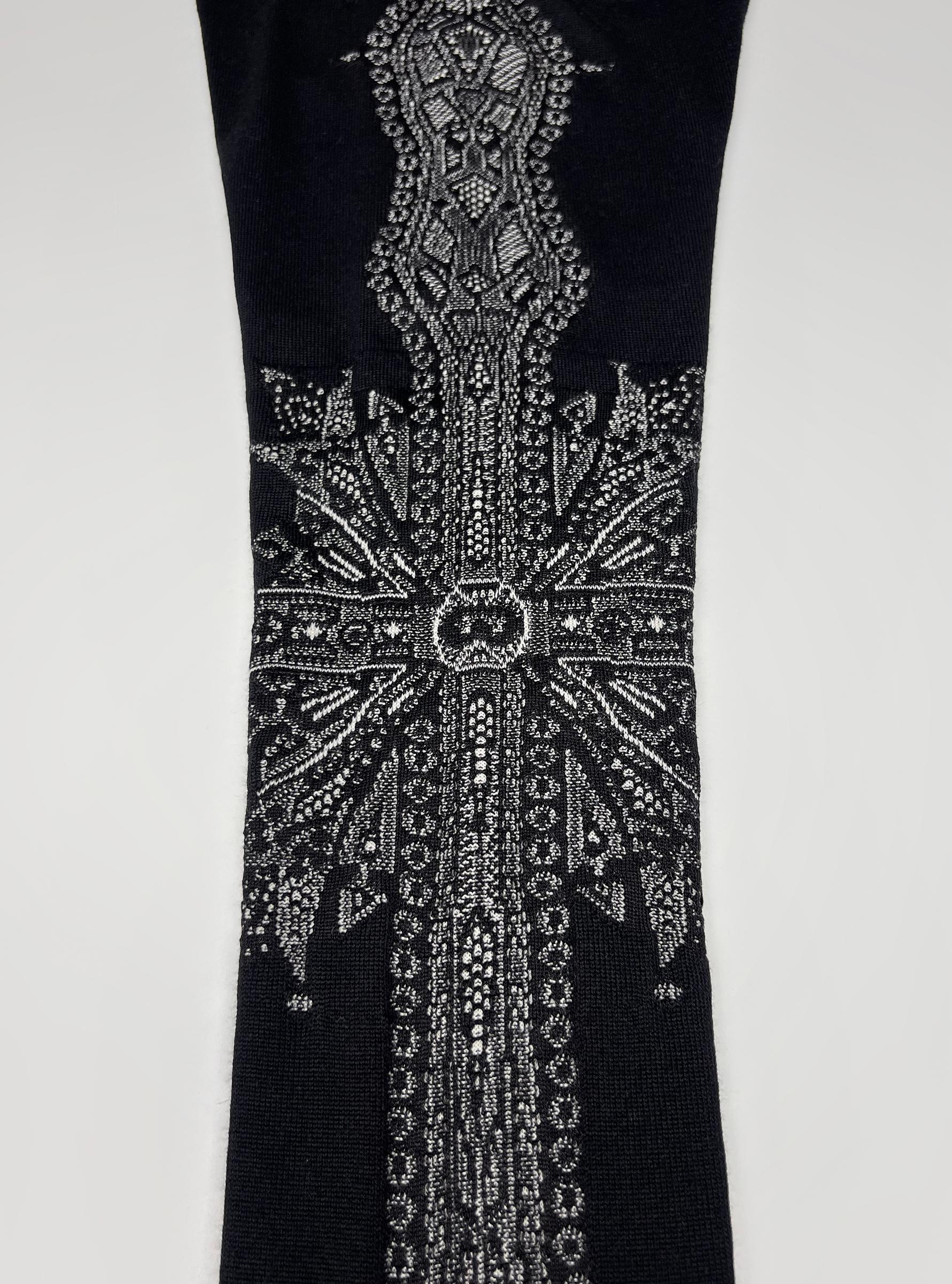 Alexander McQueen knit cross leggings For Sale 4