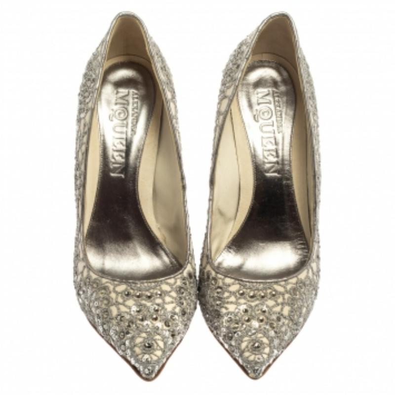 Women's Alexander McQueen Lace And Leather Crystal Embellish Pointed Toe Pumps Size 39.5 For Sale