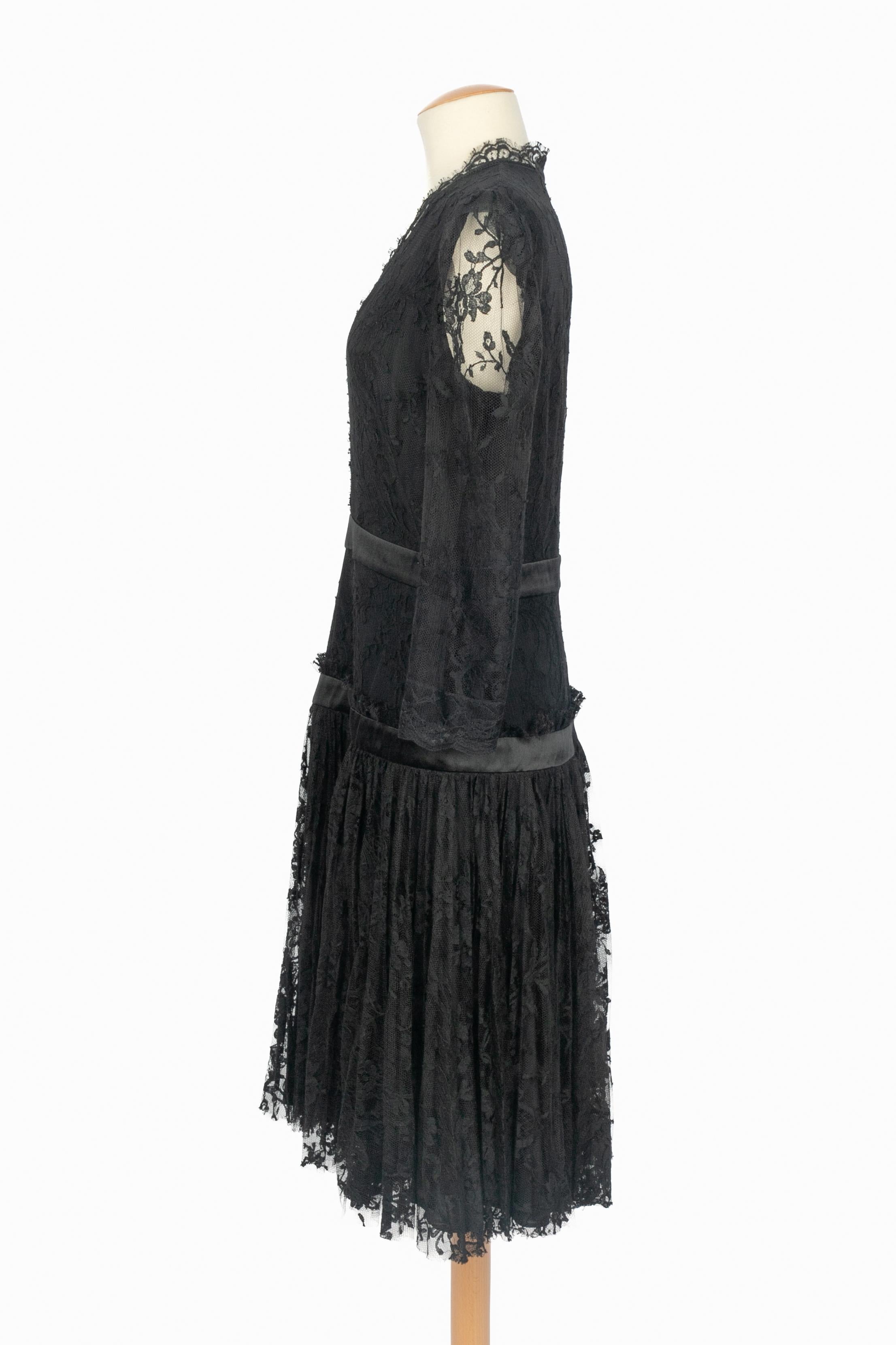 Alexander McQueen Spitzenkleid im Angebot 4