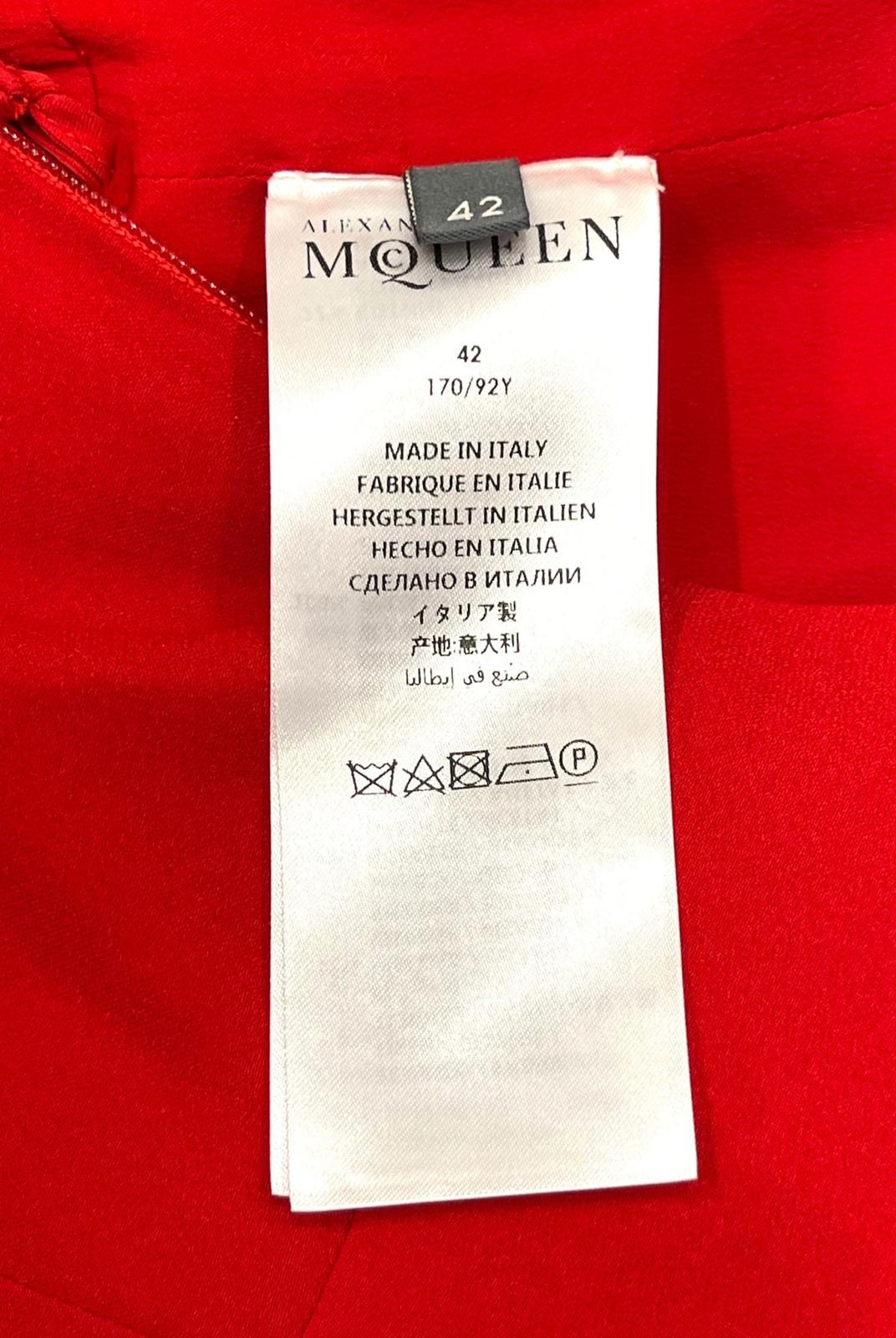 Alexander McQueen - Robe asymétrique en dentelle en vente 2