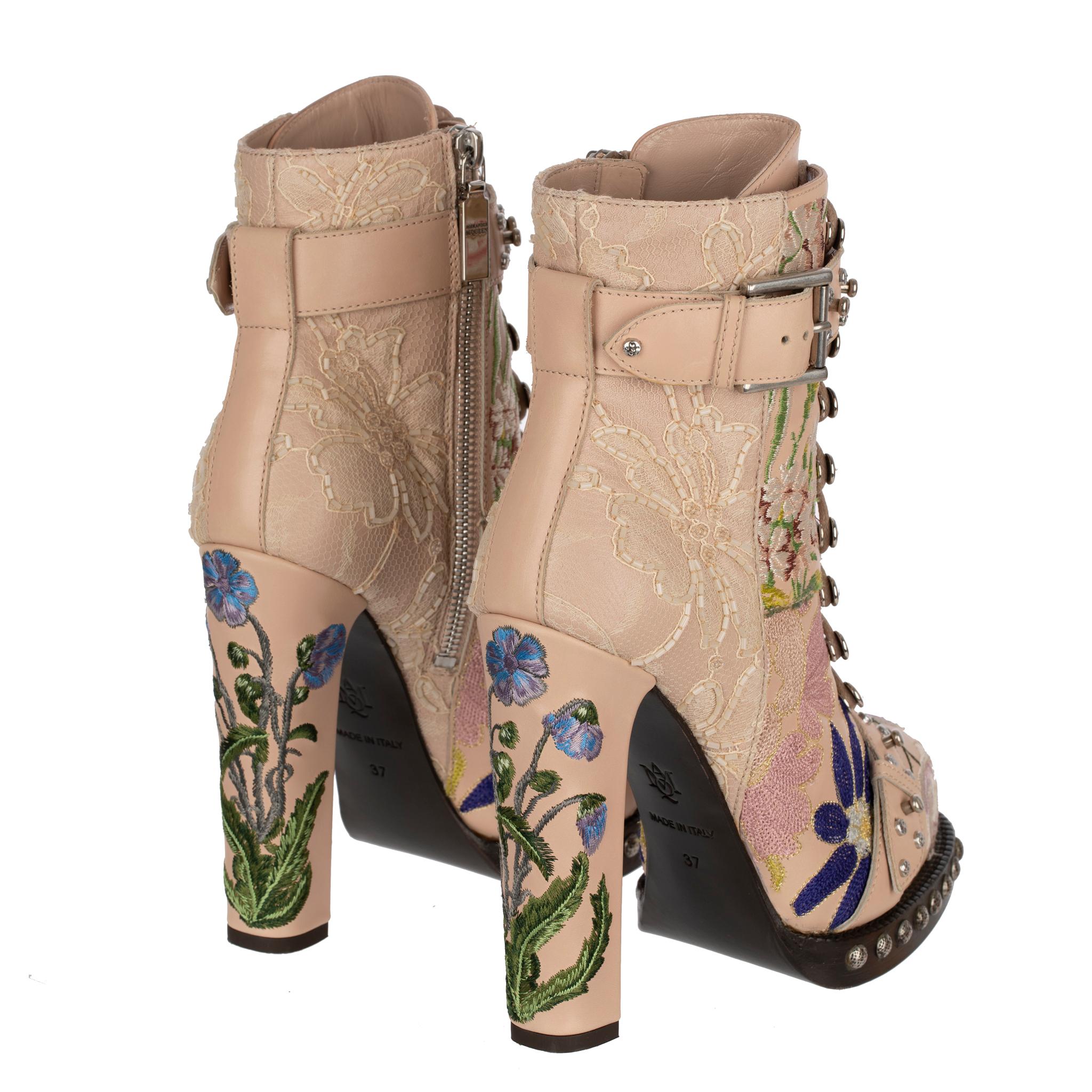 Alexander McQueen Lace-Up Boots With Embroidery 37 FR For Sale 1