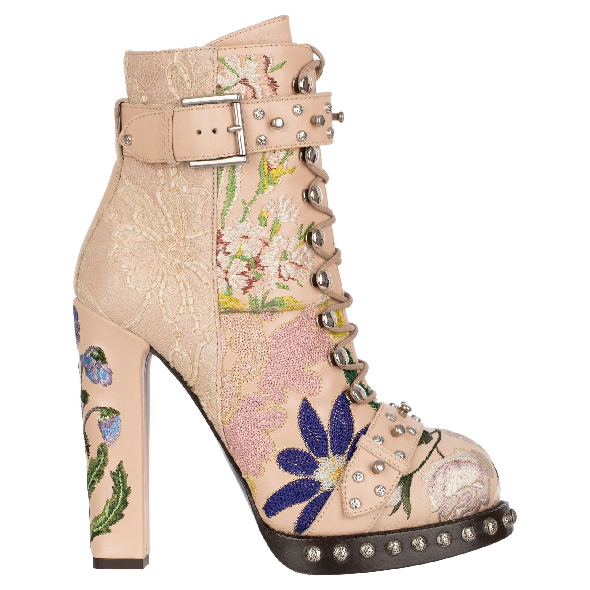 Alexander McQueen Lace-Up Boots With Embroidery 37 FR For Sale