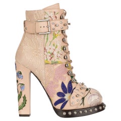 Alexander McQueen Stiefel mit Schnürung und Stickerei mit Stickerei 37 FR