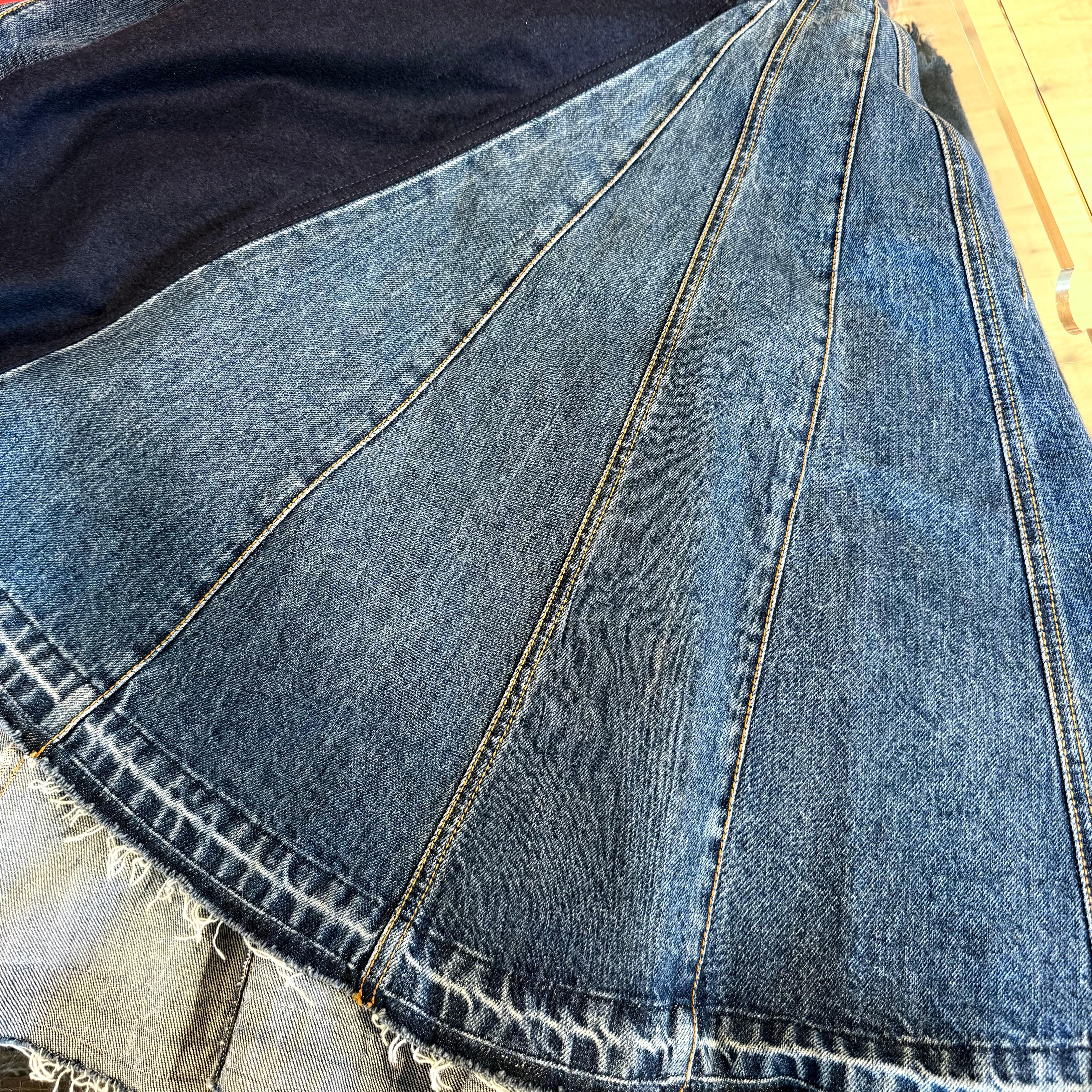 Alexander McQueen Jupe en jean large FR 40 / IT 44 Pour femmes en vente