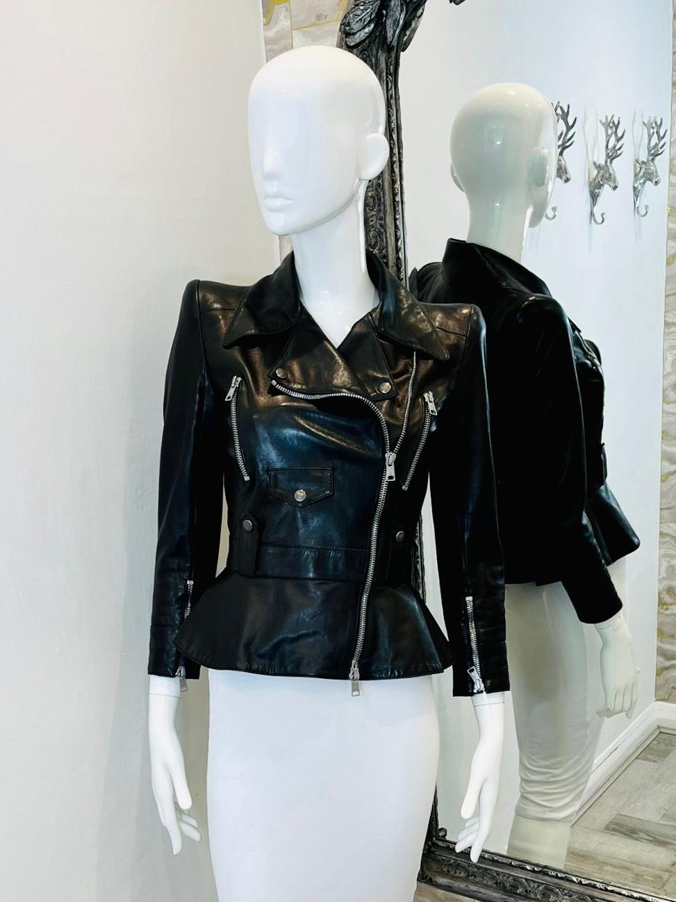 Alexander McQueen Leather Biker Jacket

Black fitted style jacket with cinched waist. Asymmetric zipper closure. cuffs '

and pockets. 

Size - 40IT

Condition - Very Good/Excellent

Composition - Leather