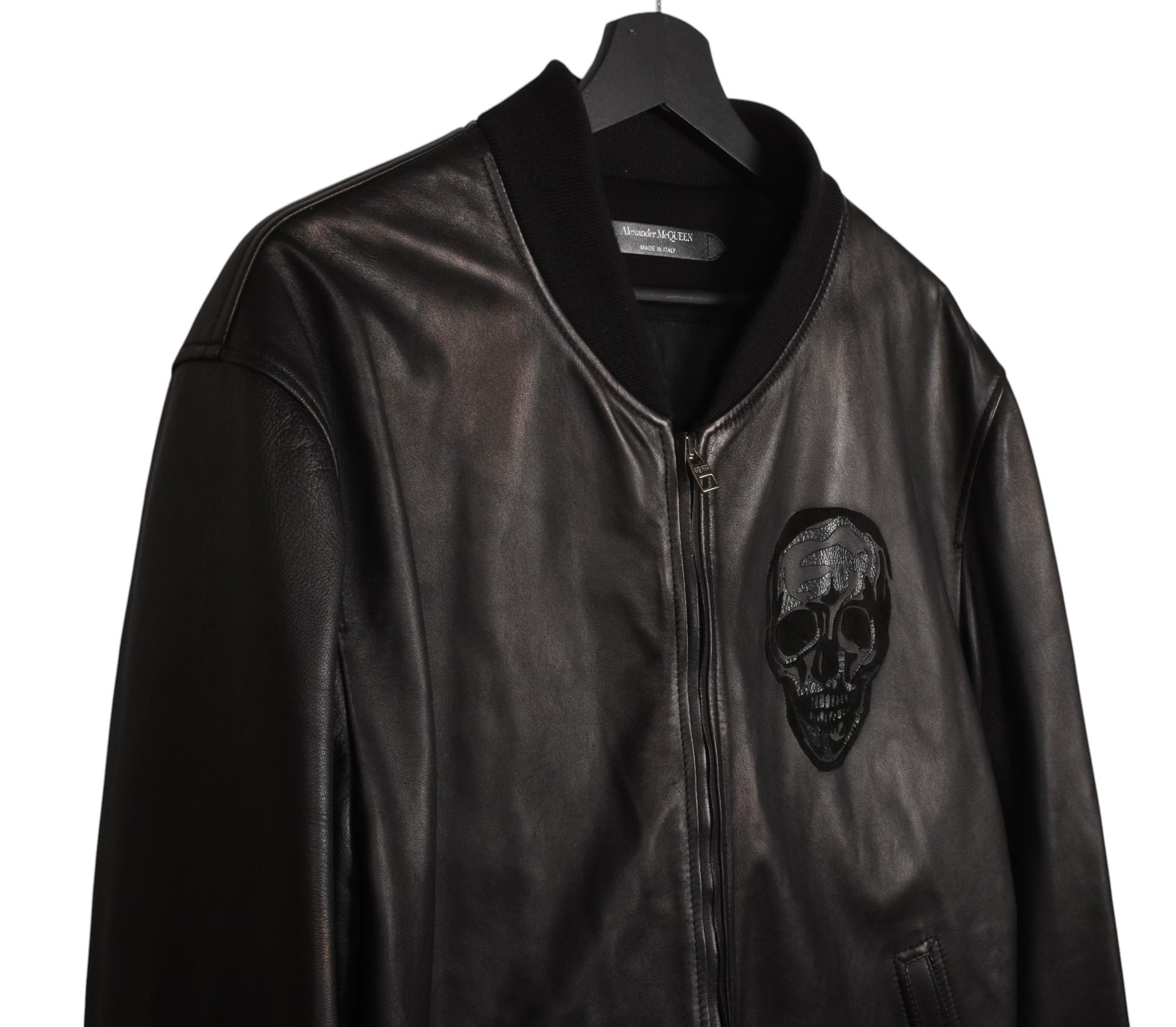 Check my other listings. Have many more designer clothes for sale. Open to any offers.
Item for sale is 100% genuine Alexander Mcqueen Leather Men Jacket, S1455, TRNU0
Color: black
(An actual color may a bit vary due to individual computer screen