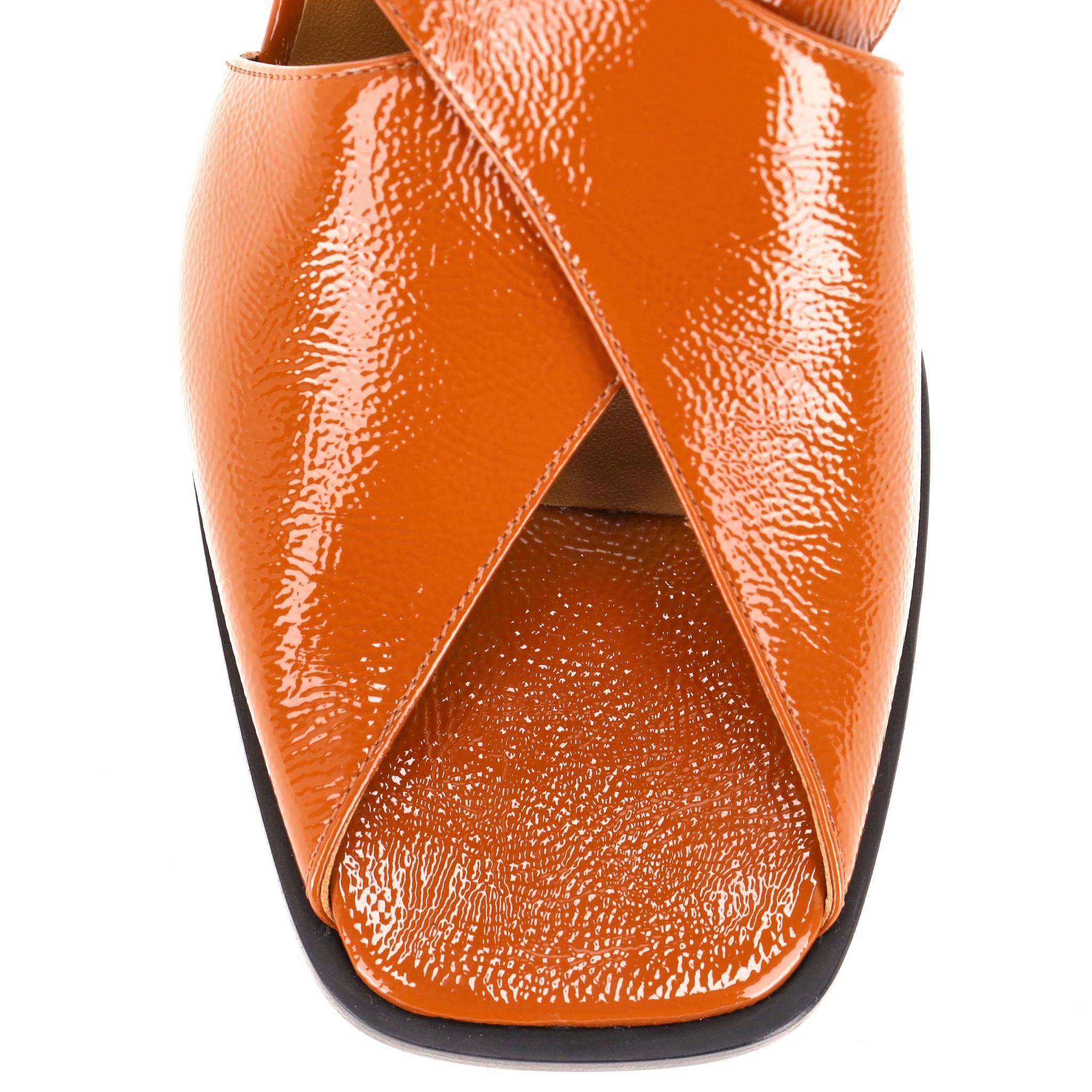 Alexander McQueen - Sandales mules en cuir à talon froncé en vente 2