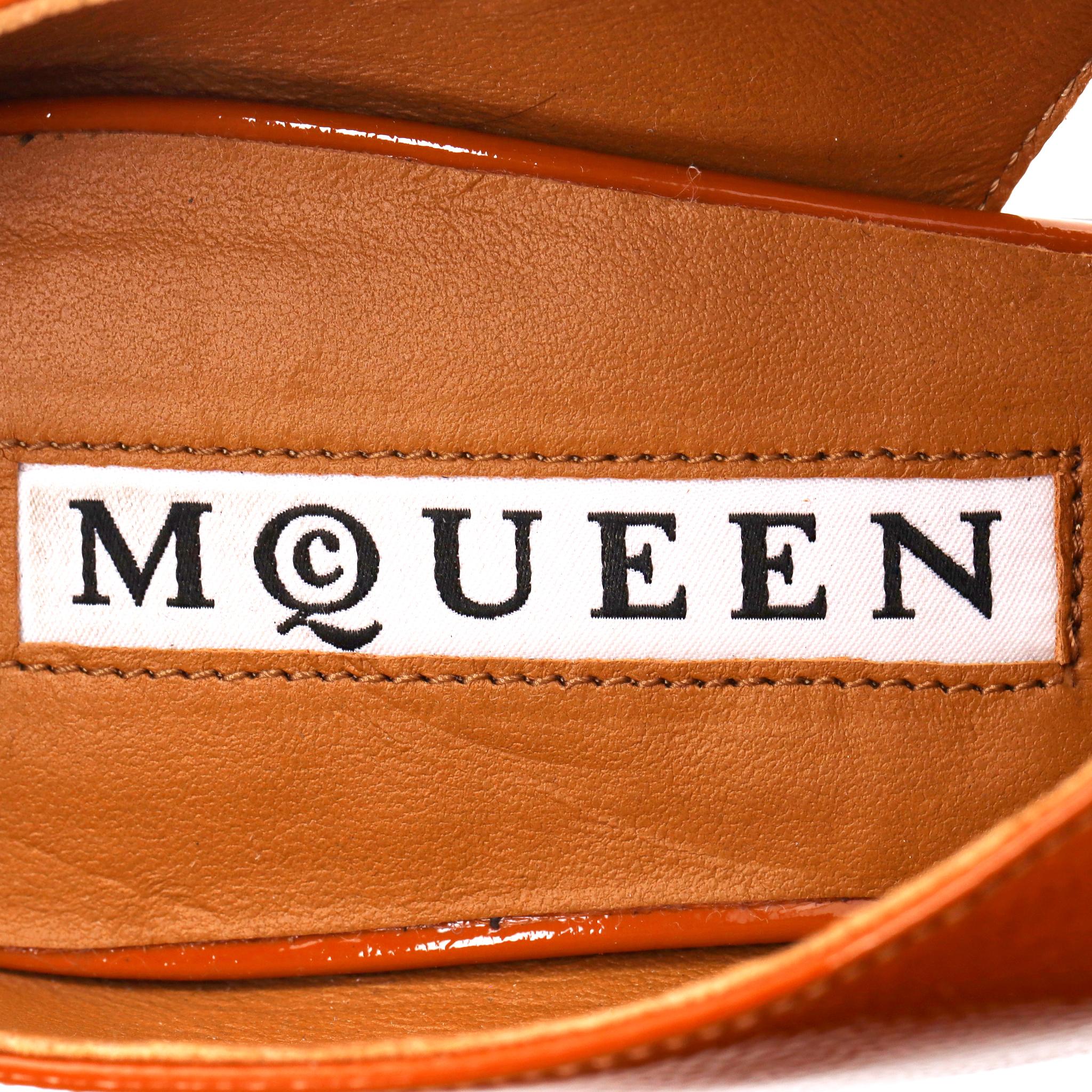 Alexander McQueen - Sandales mules en cuir à talon froncé en vente 3