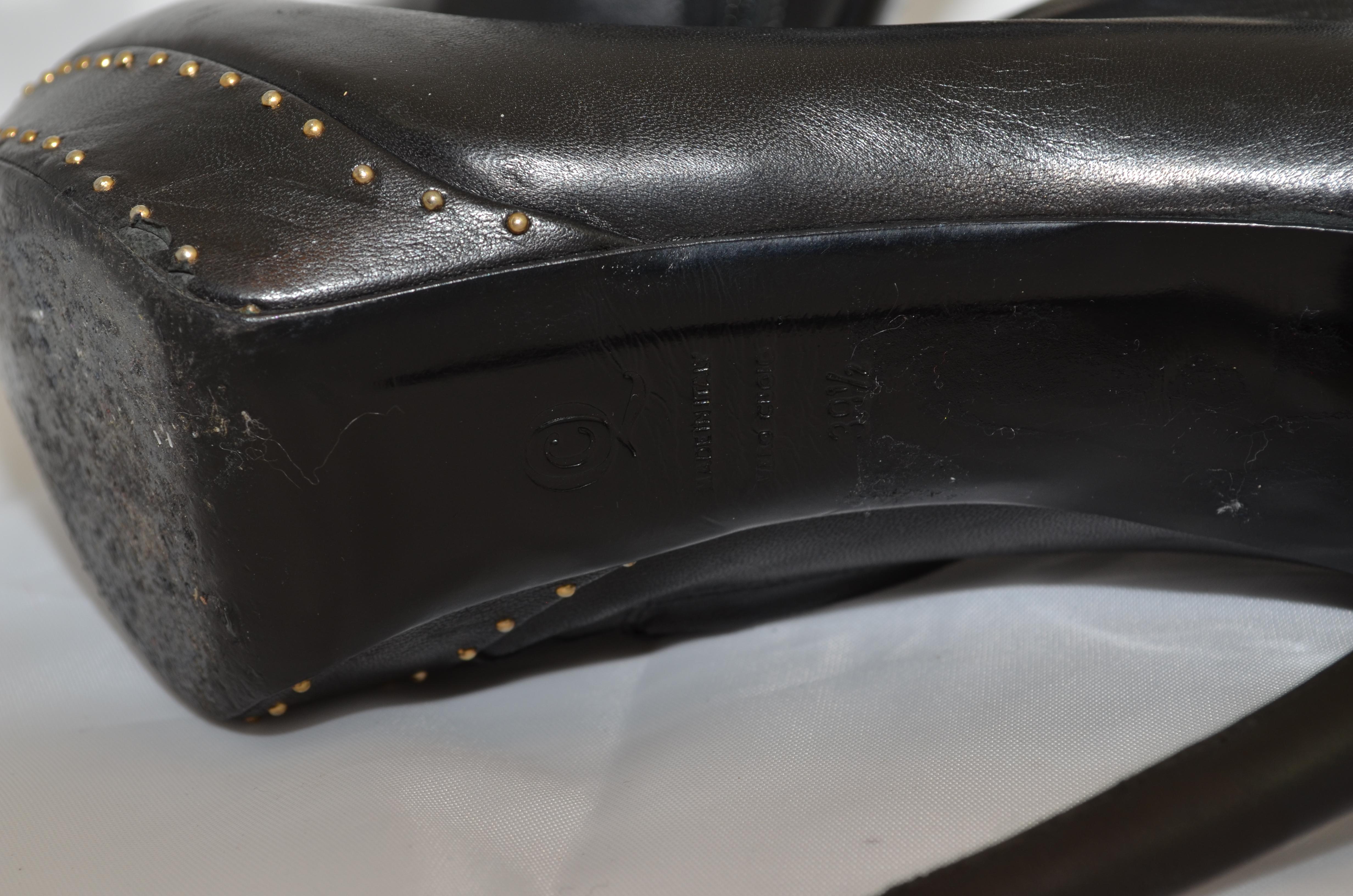 Alexander McQueen - Bottes à plateforme en cuir avec motif de cœur clouté en vente 9
