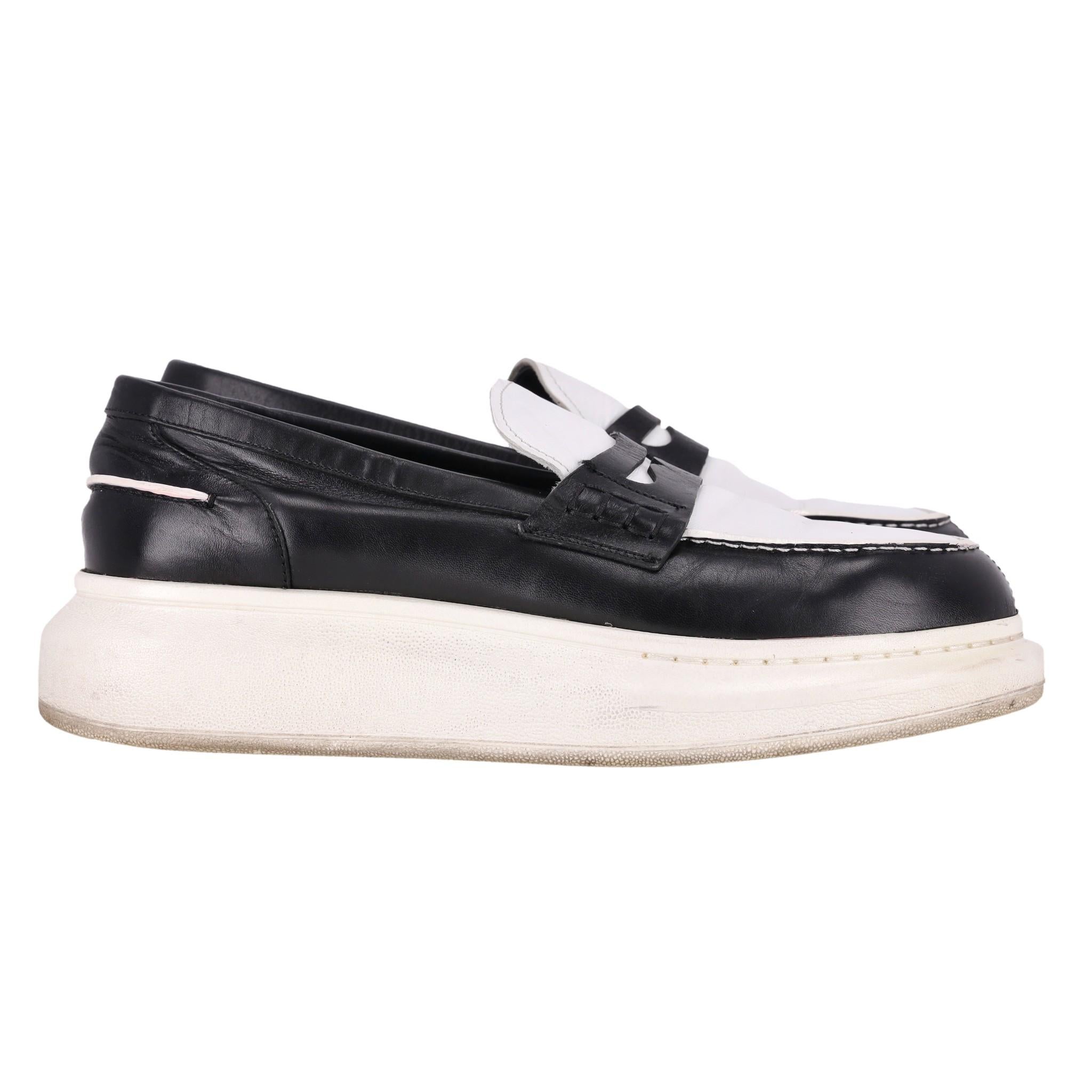 Alexander McQueen Leather Platform Loafers In Good Condition For Sale In London, GB
