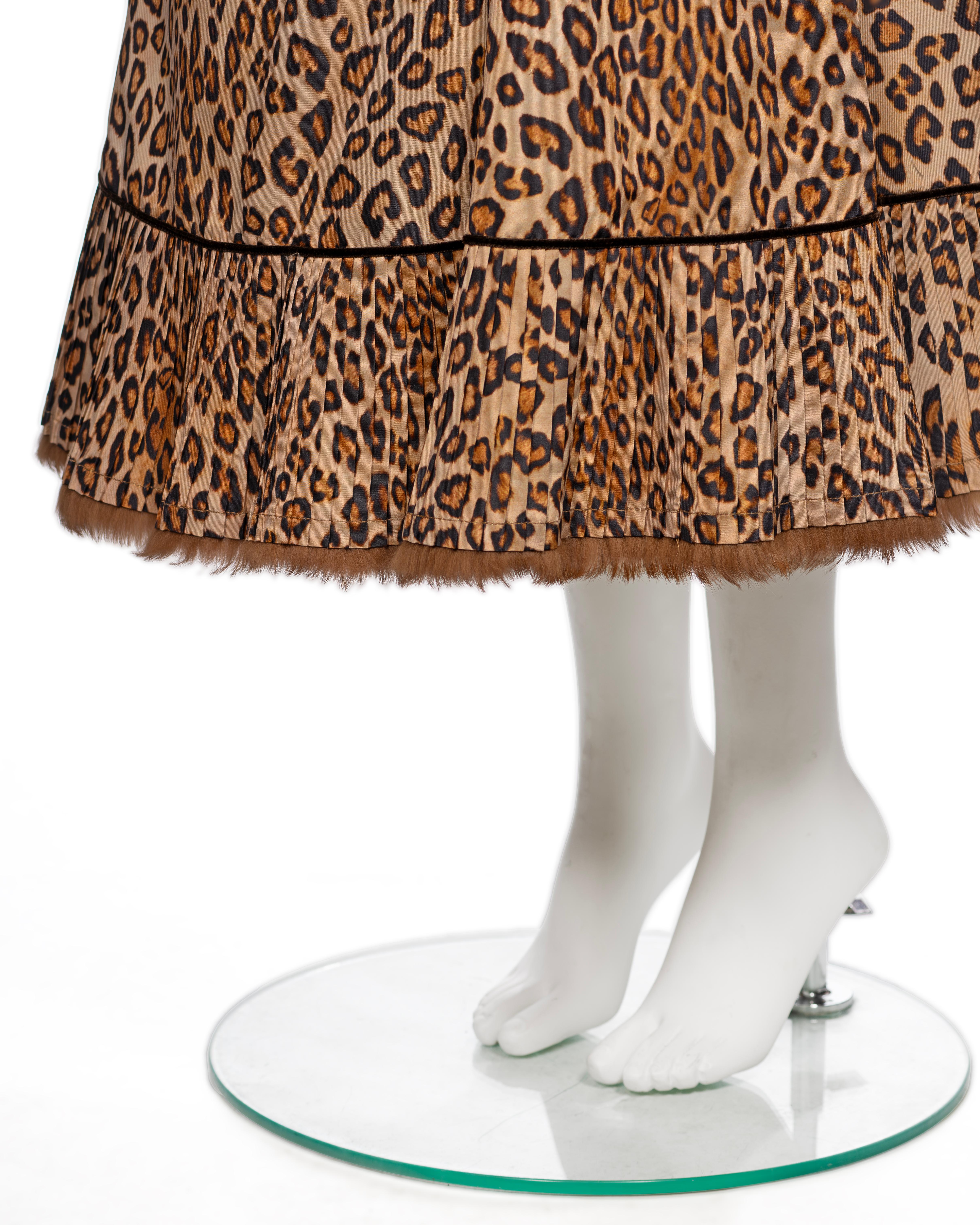 Alexander McQueen, abito con giacca e gonna in seta e pelliccia con stampa leopardata, FW 2005 in vendita 5