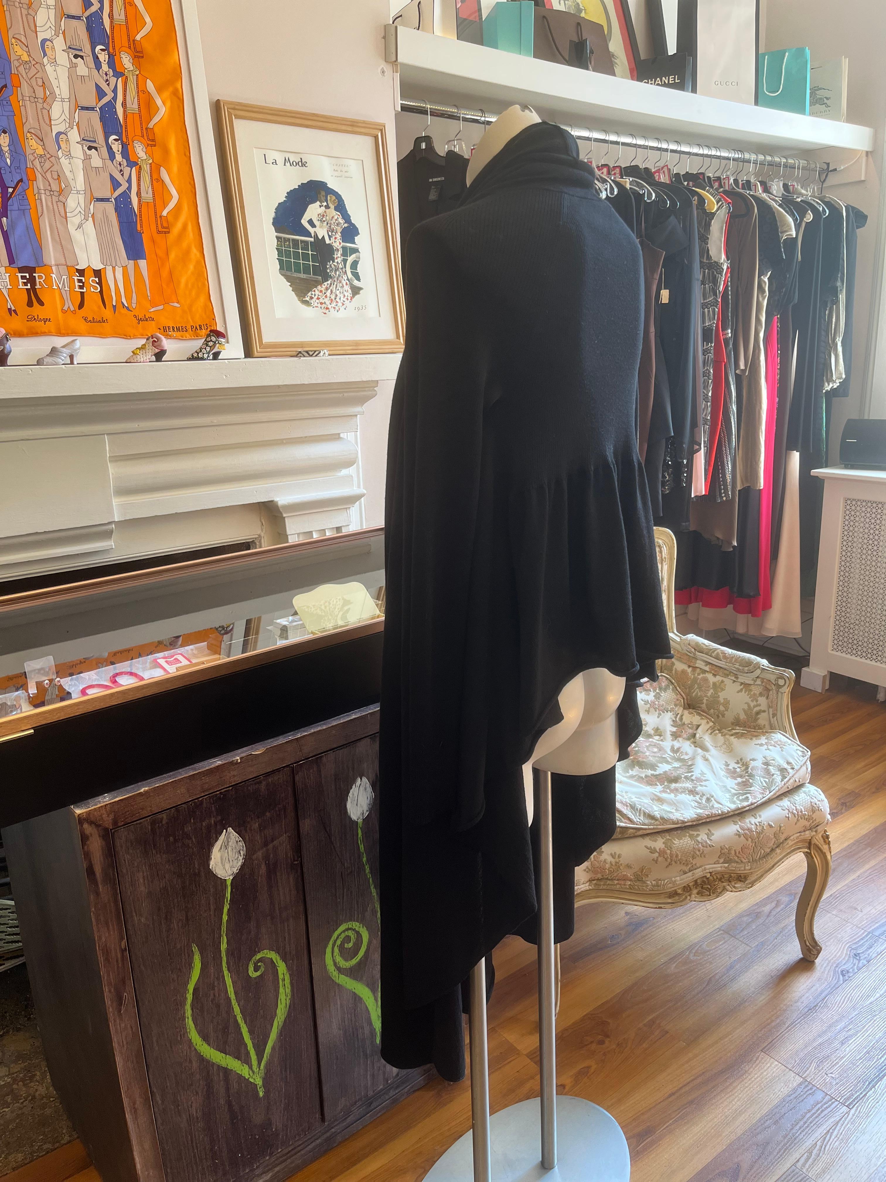 Alexander McQueen Long Black Wool Cardigan w/Shorter Pleated Effect Back L In Excellent Condition In Port Hope, ON
