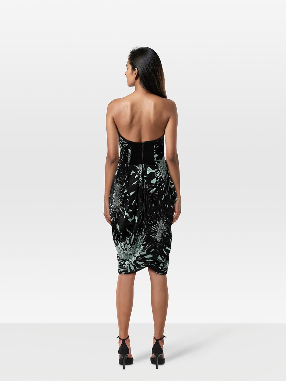 CONDITION is Very good. Minimal wear to the dress is evident. Pluck to the weave on the front left below the waist. Discolouration on the lower front and lower back on this used Alexander McQueen designer resale item. Discolouration may need gentle
