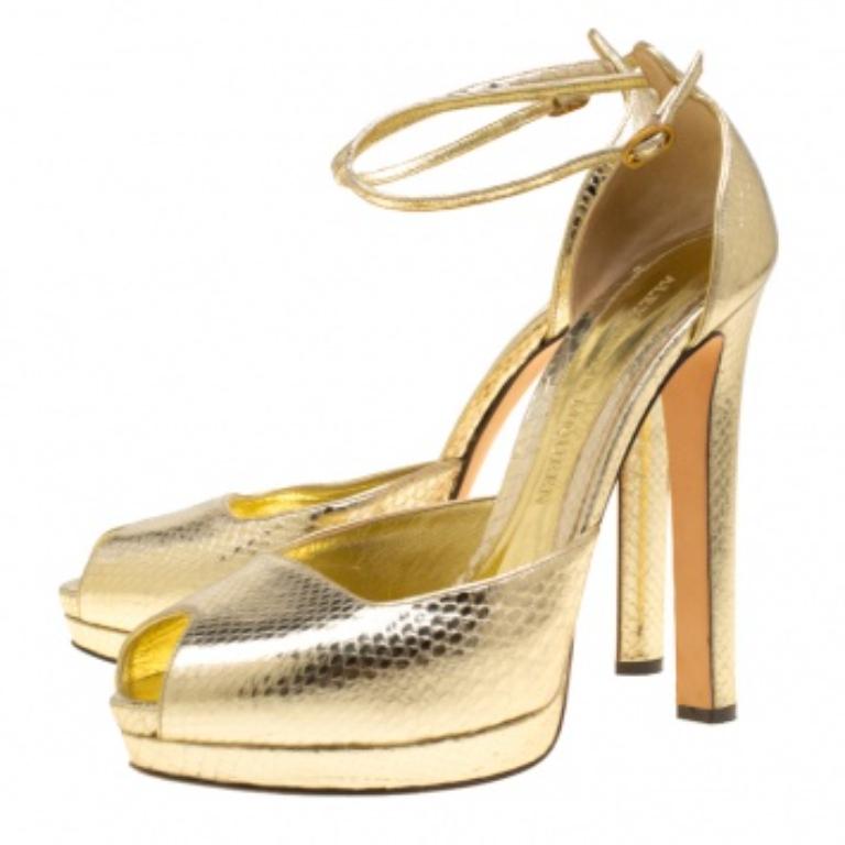 Alexander McQueen Sandales à plateforme en cuir embossé métallisé Taille 40 en vente 2