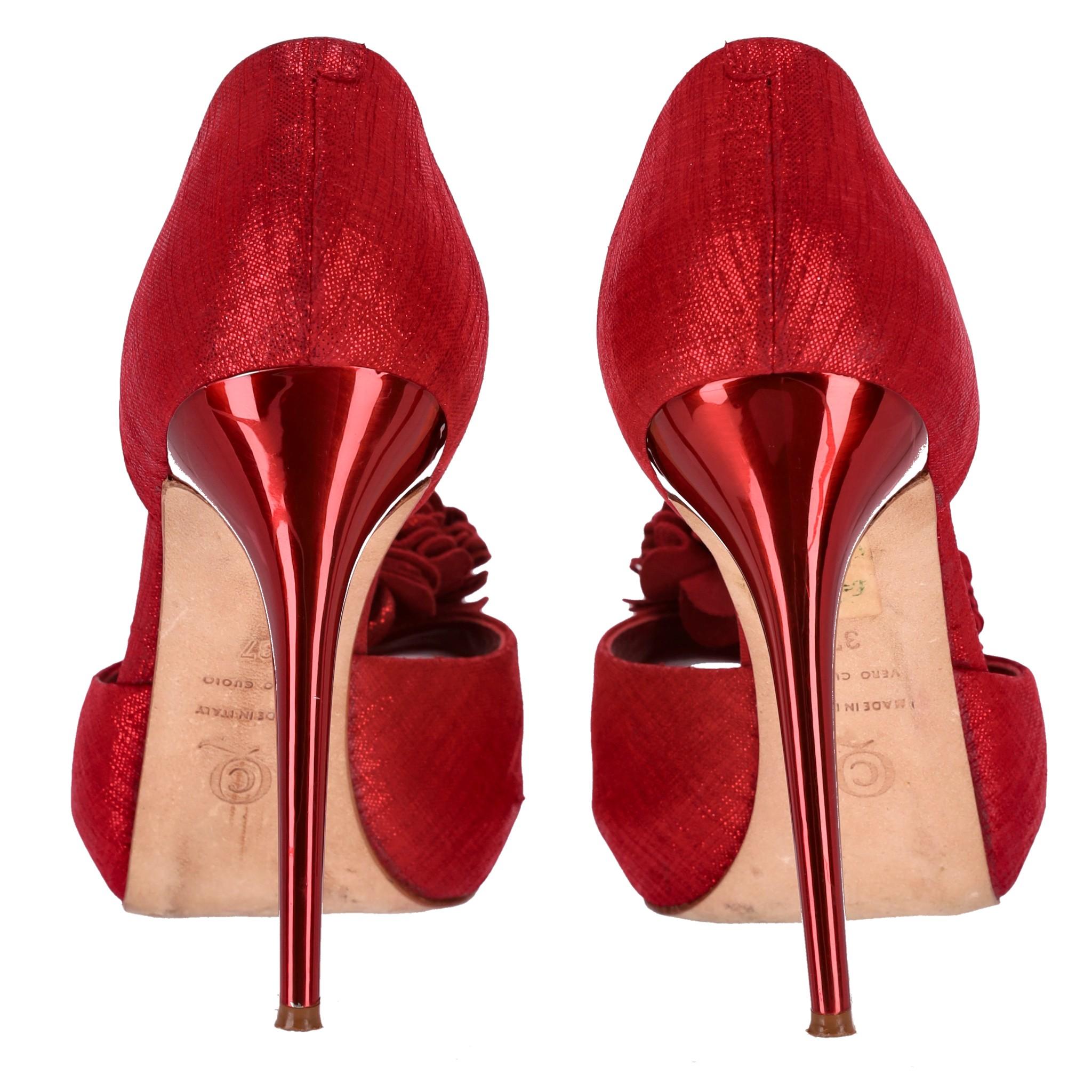 De las mujeres Alexander McQueen Bombas de tela metalizada con adorno de flores en venta