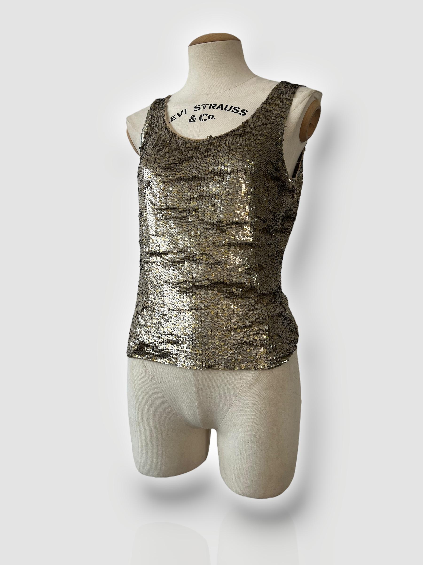 Canotta con paillettes metalliche di Alexander McQueen, primavera/estate 2003